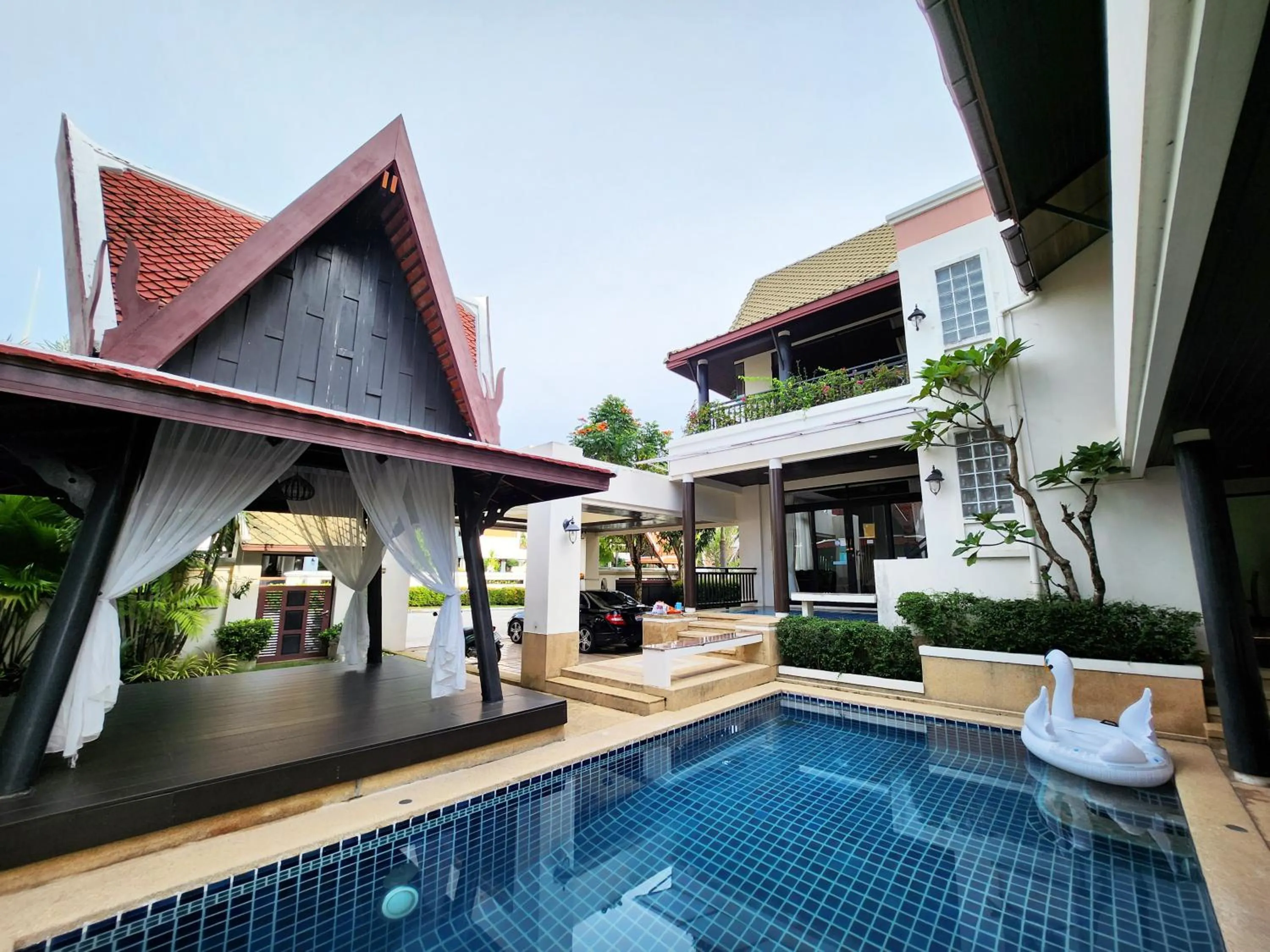 Property building in รมิดา พูล วิลล่า พัทยา Ramida Pool Villa Pattaya