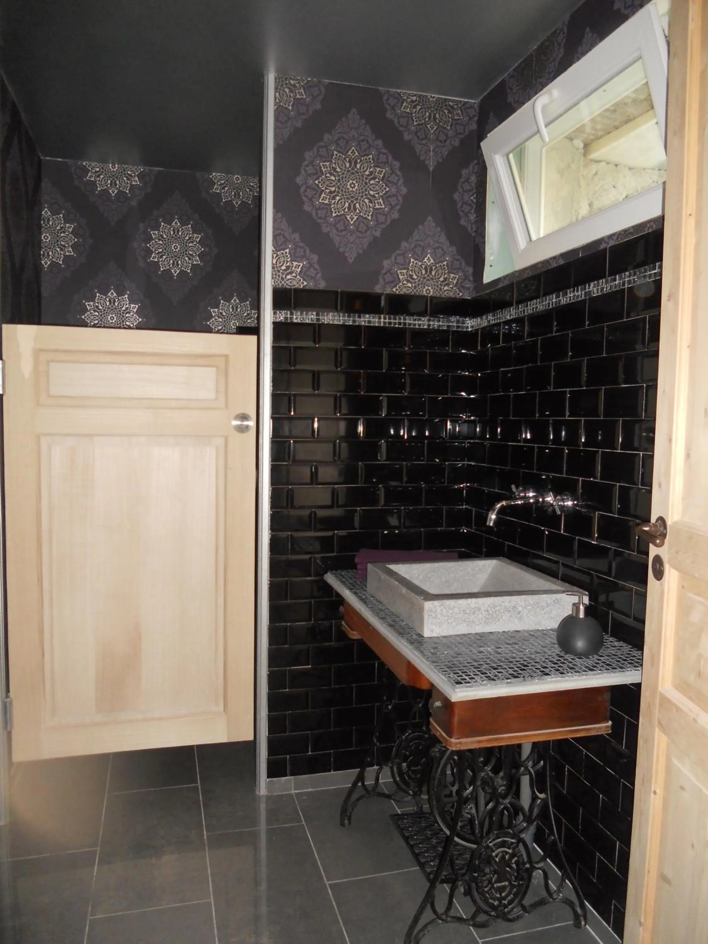 Other in Les Mille et une Pierres