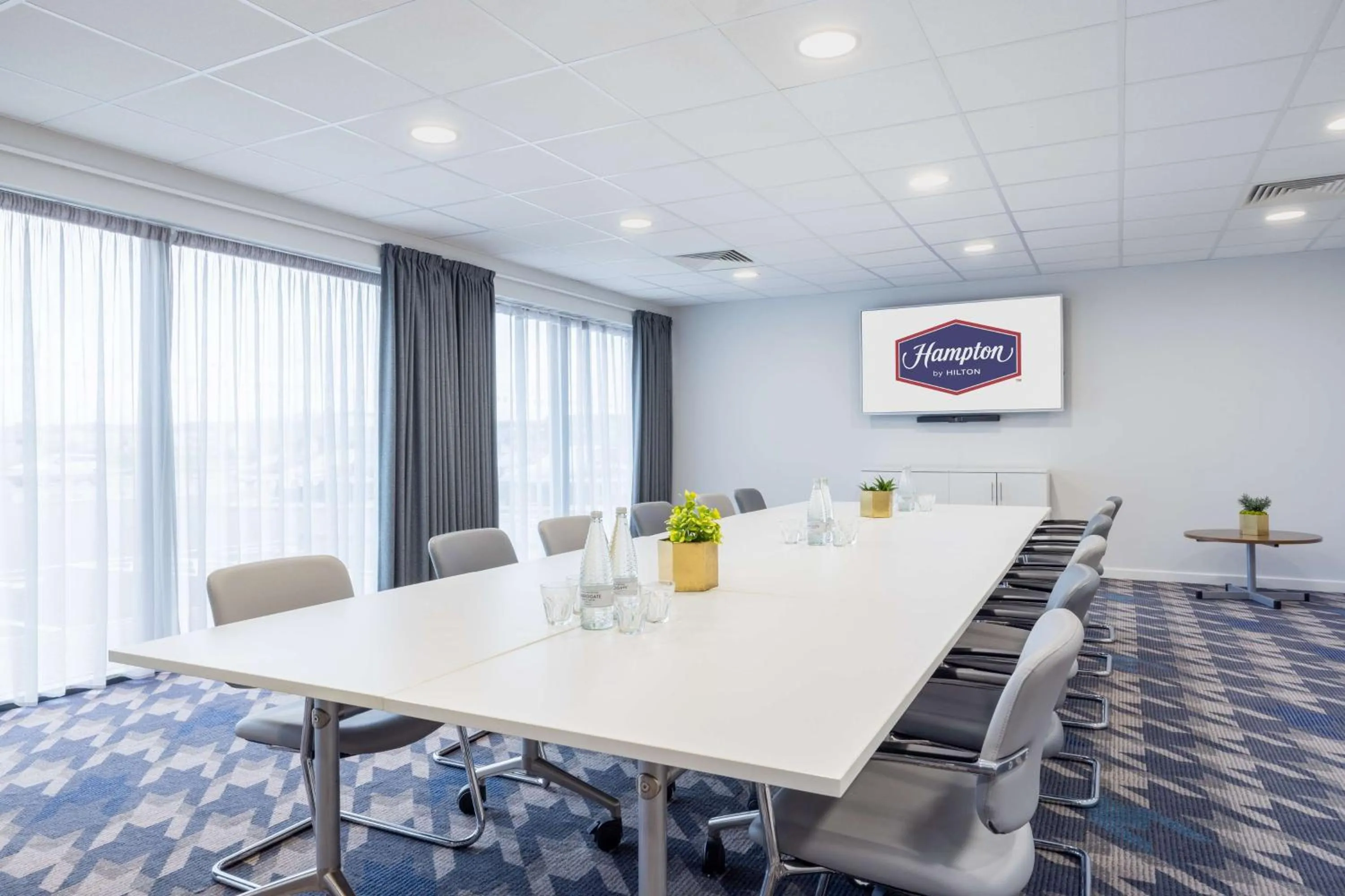 Meeting/conference room in Hampton By Hilton Humberside Airport