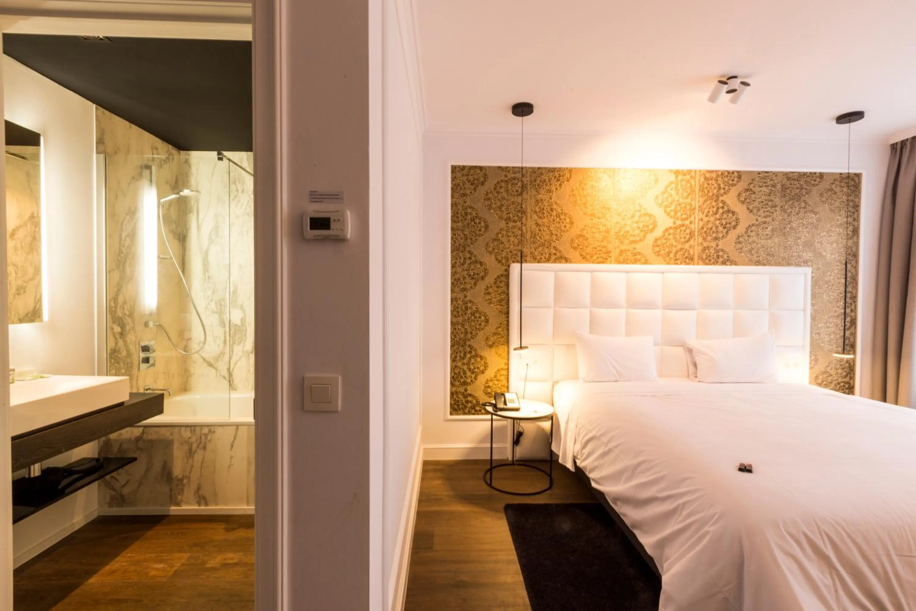 Photo of the whole room, Bed in Hotel Rubens-Grote Markt