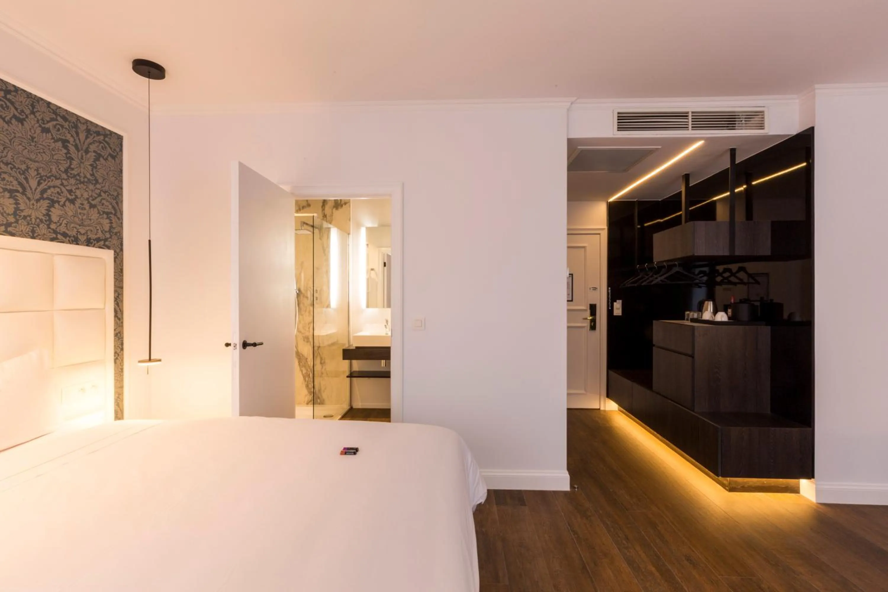 Photo of the whole room, Bed in Hotel Rubens-Grote Markt