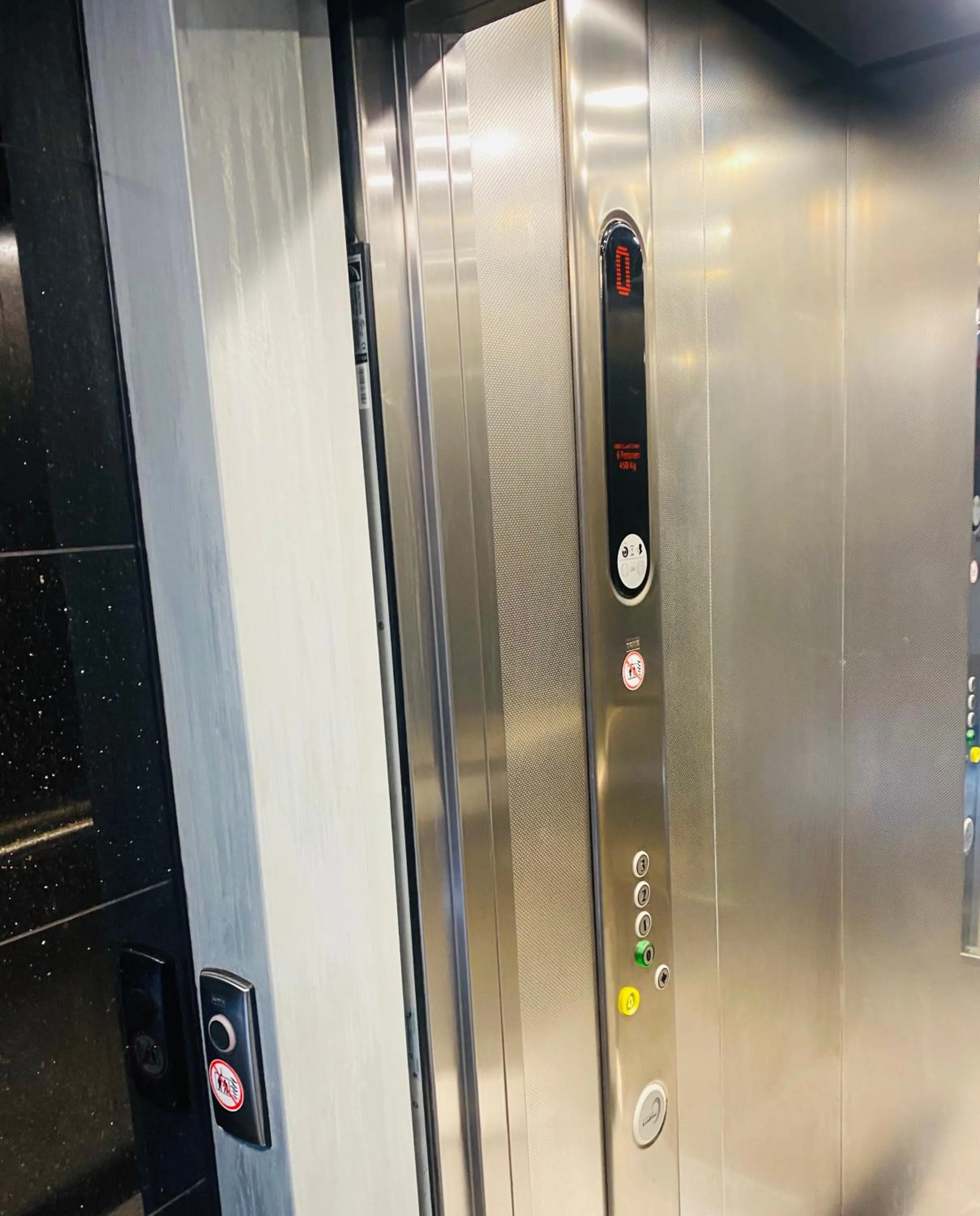 elevator in TM Aparts