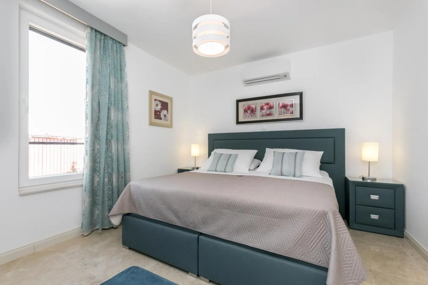 Bed in Villa Toma - Private Estate