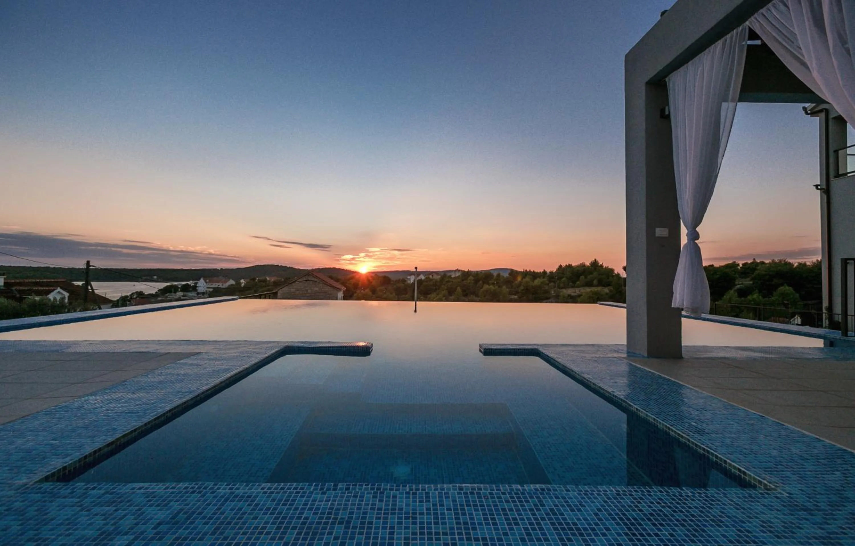 Swimming pool in Villa Toma - Private Estate