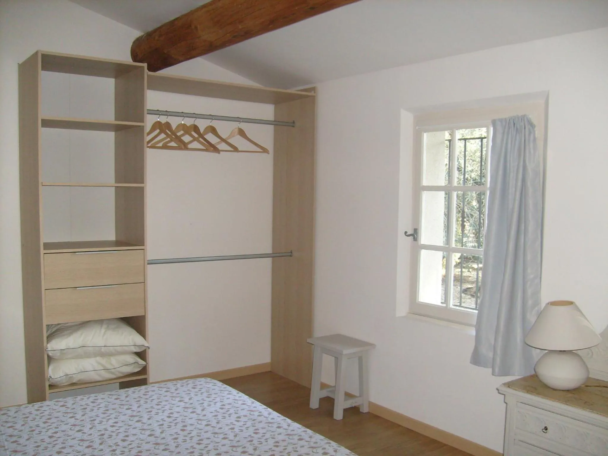 Bedroom, Bed in Les grands pins