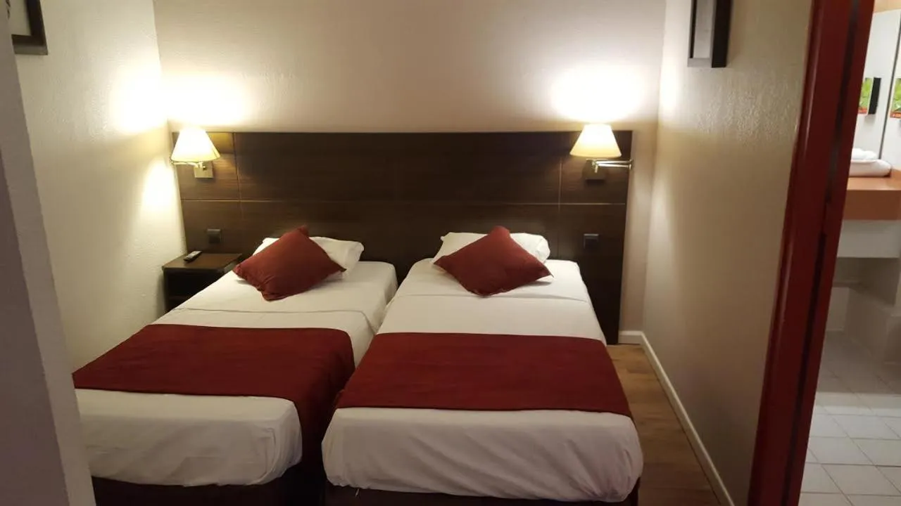 Bedroom, Bed in urban by balladins Perpignan