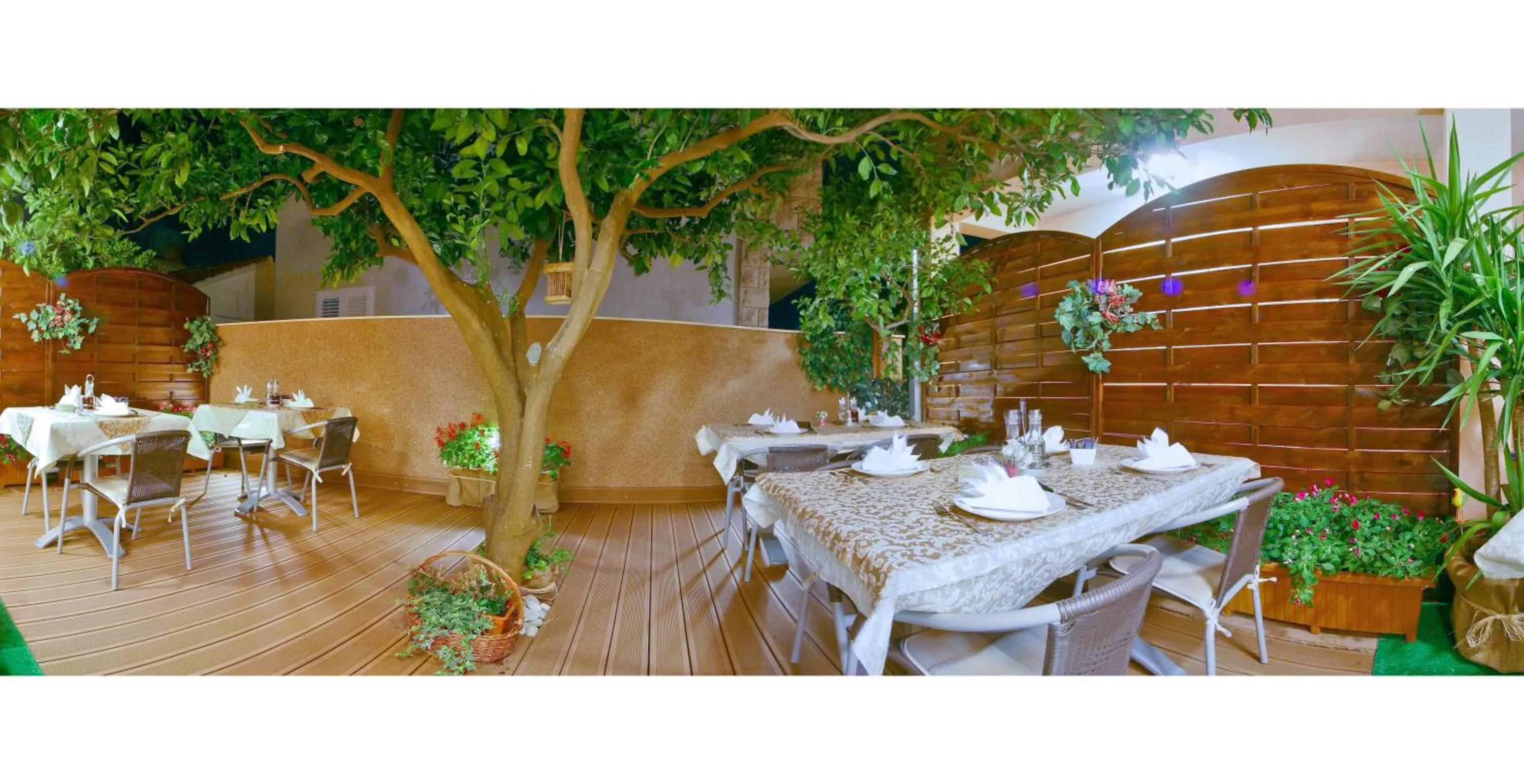 Restaurant/places to eat in Villa Midea