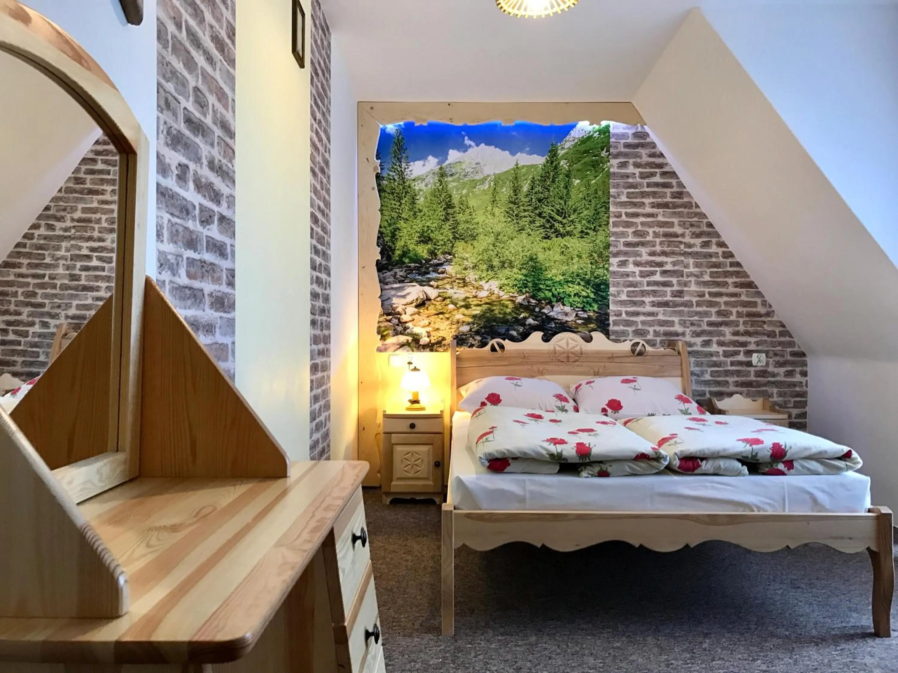 Bed in Chatka U Hazy - Regionalne Pokoje Zakopane