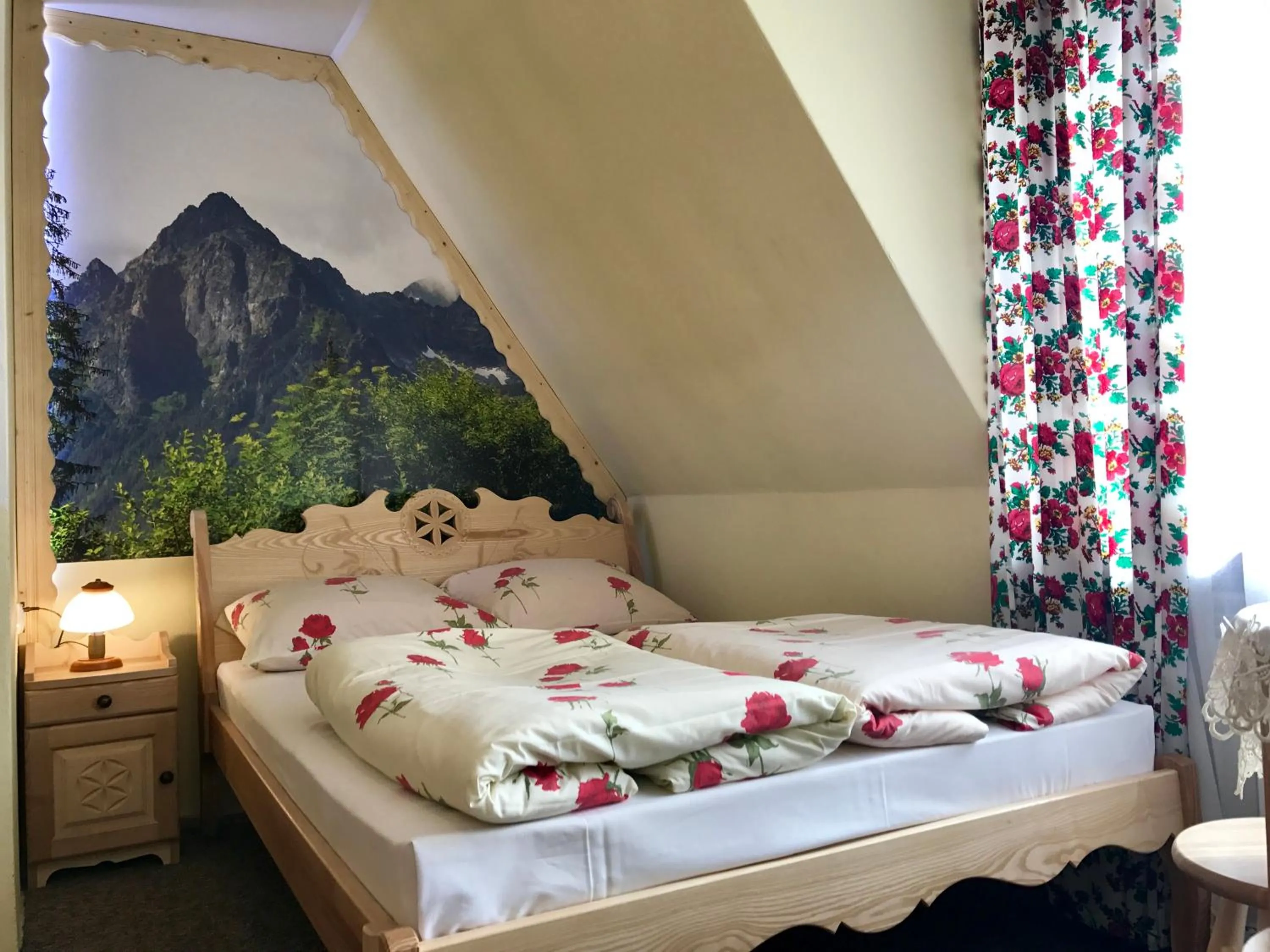Photo of the whole room, Bed in Chatka U Hazy - Regionalne Pokoje Zakopane