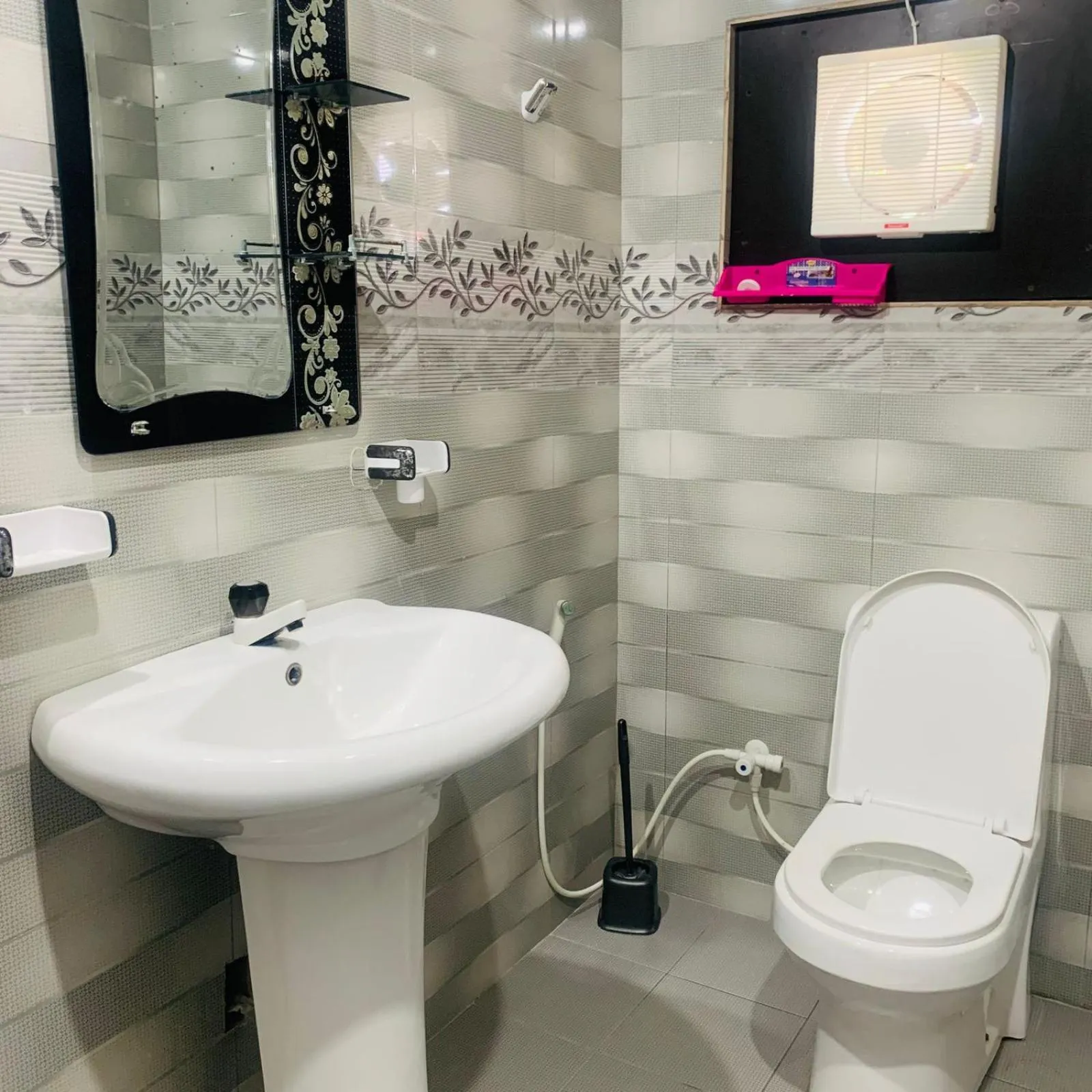 St Anne's Hotel & Restaurant