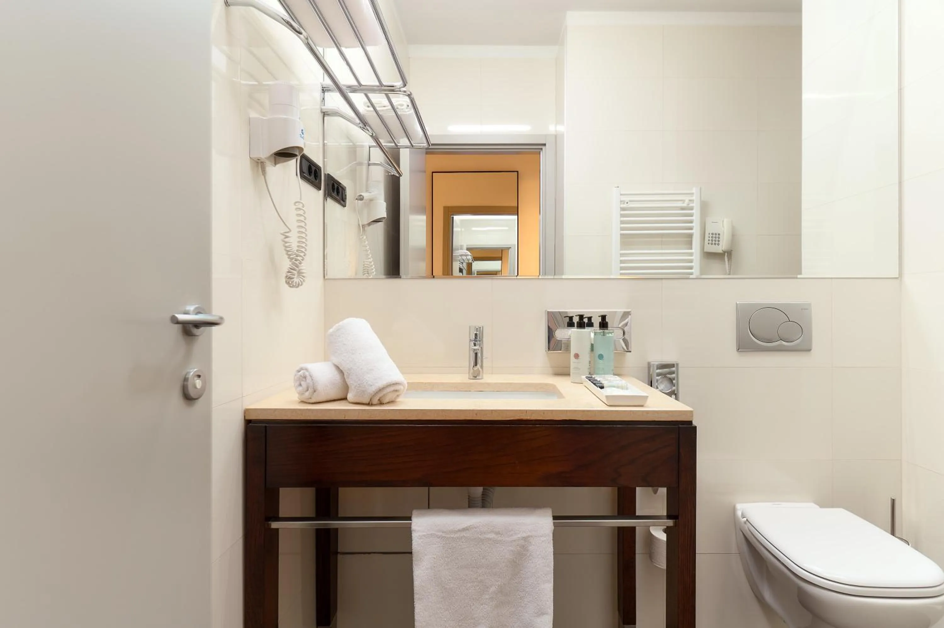 Bathroom in Hotel Atrium