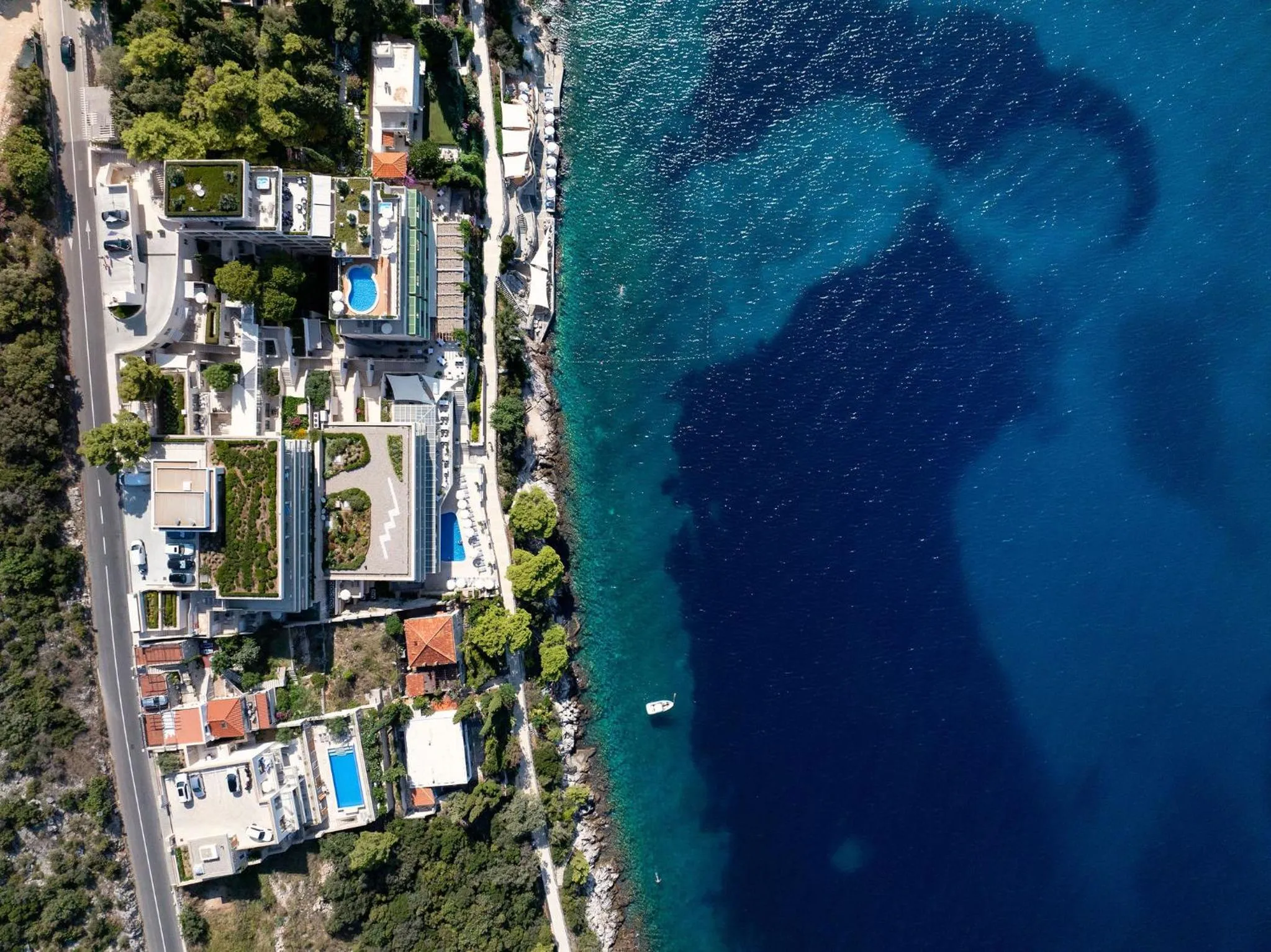 Property building in Hotel More