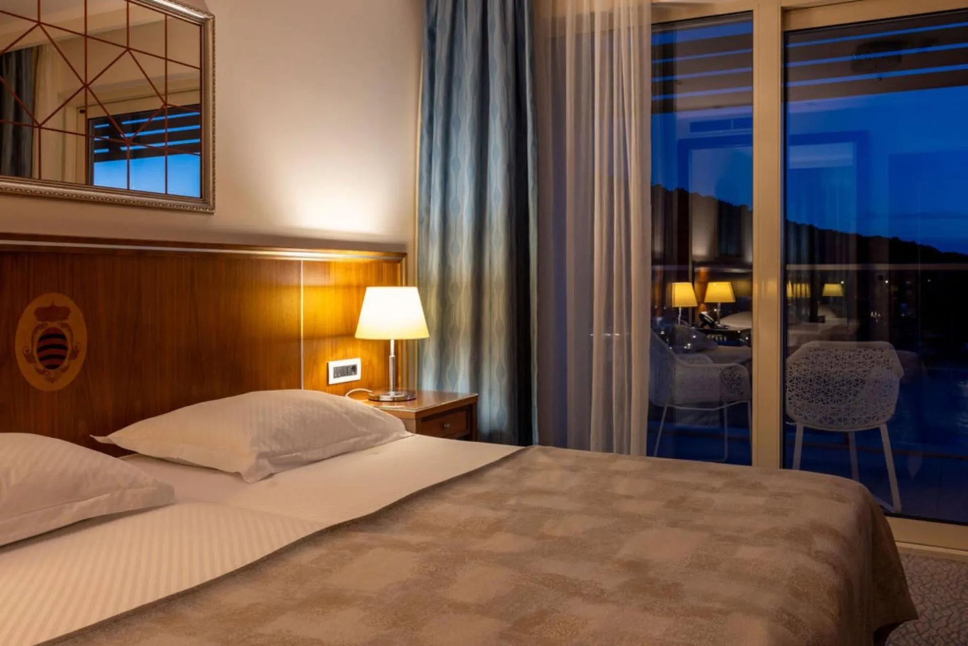 Bedroom, Bed in Hotel More