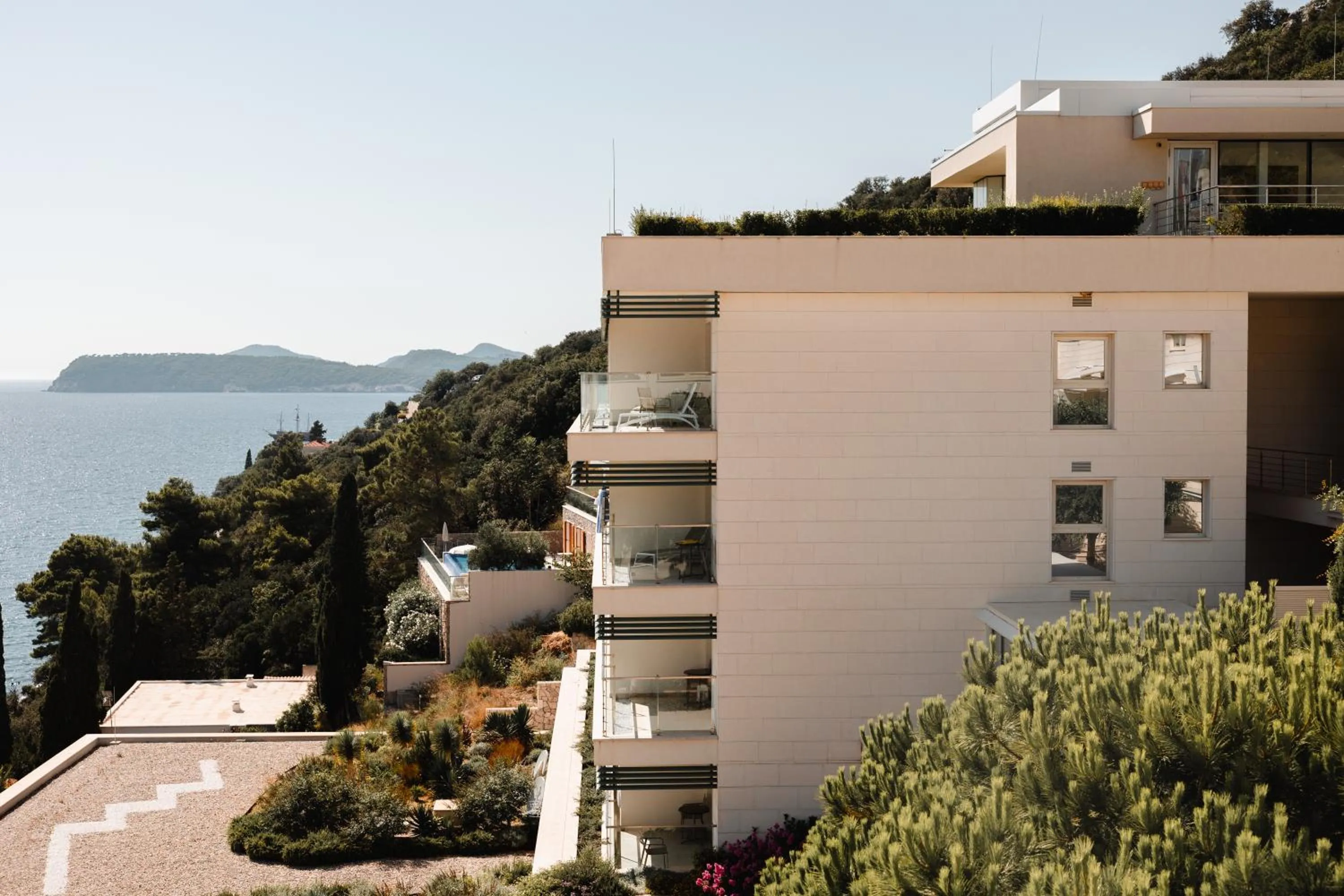 Property building in Hotel More