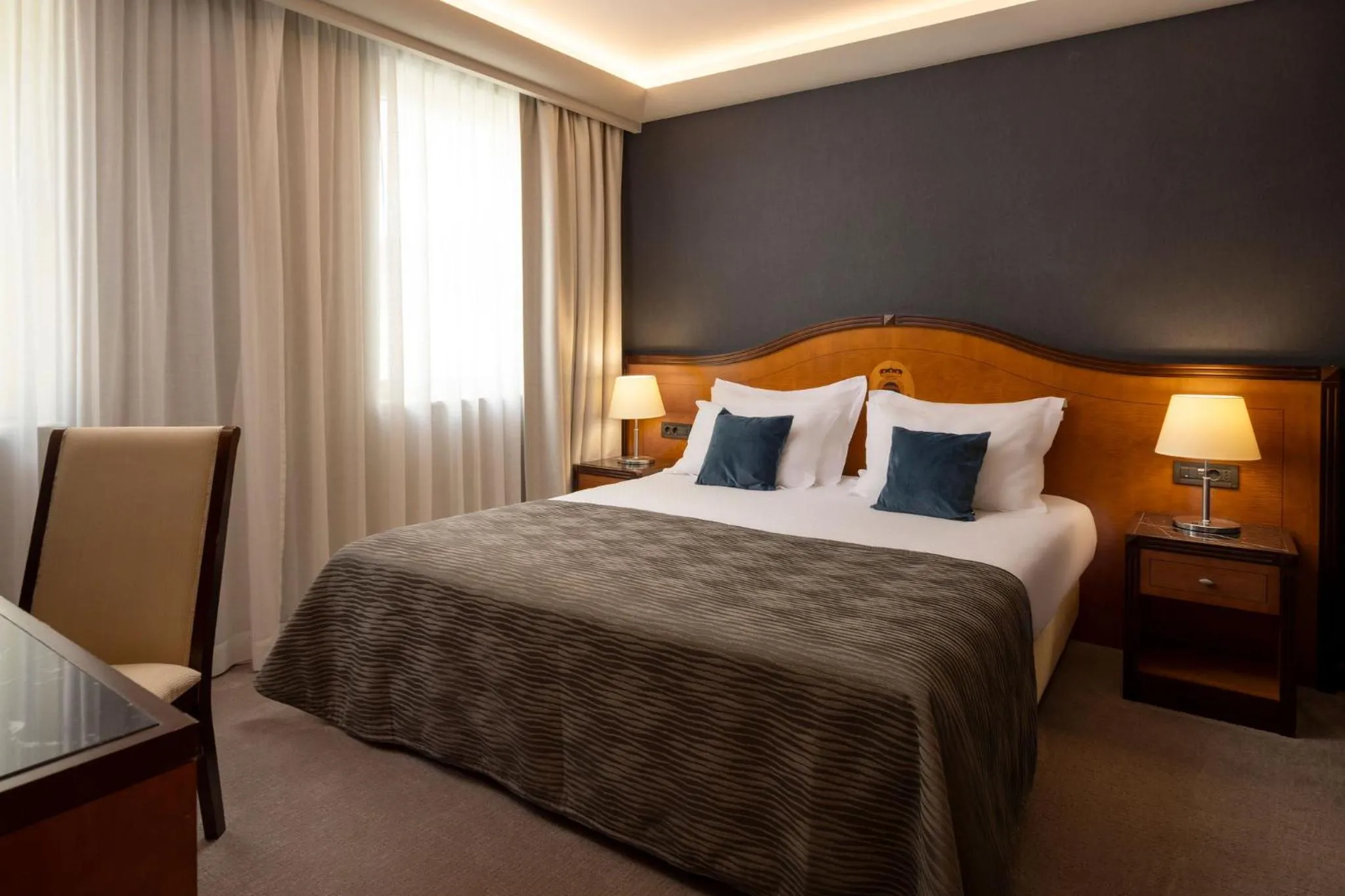 Bedroom, Bed in Hotel More