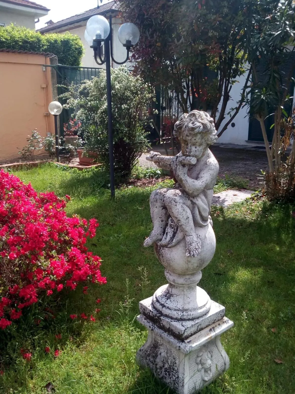 Inner courtyard view in B&B Antica Corte Lombarda