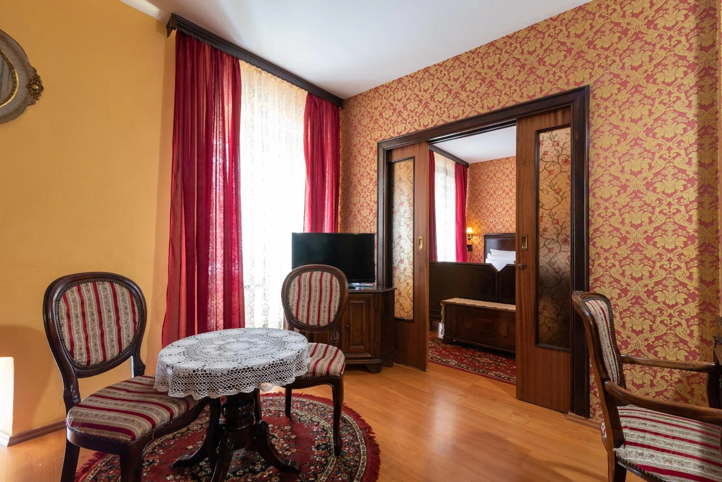 TV and multimedia in Heritage Hotel Pasike