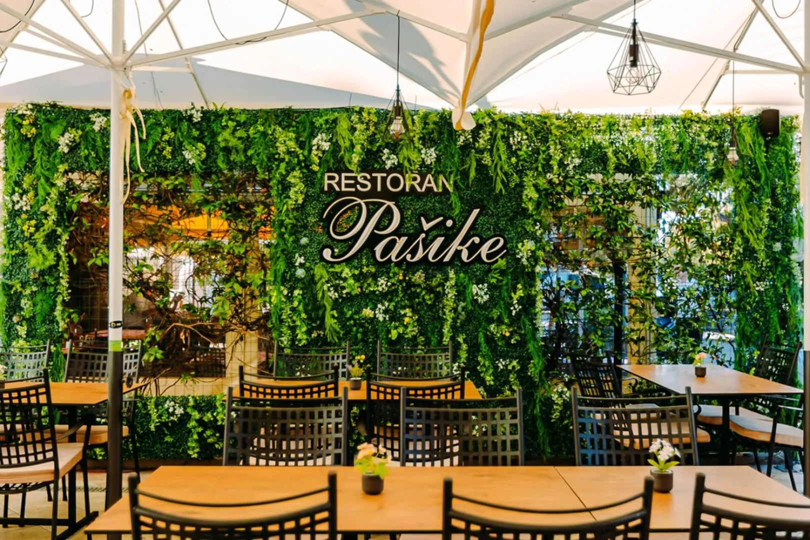 Restaurant/places to eat in Heritage Hotel Pasike