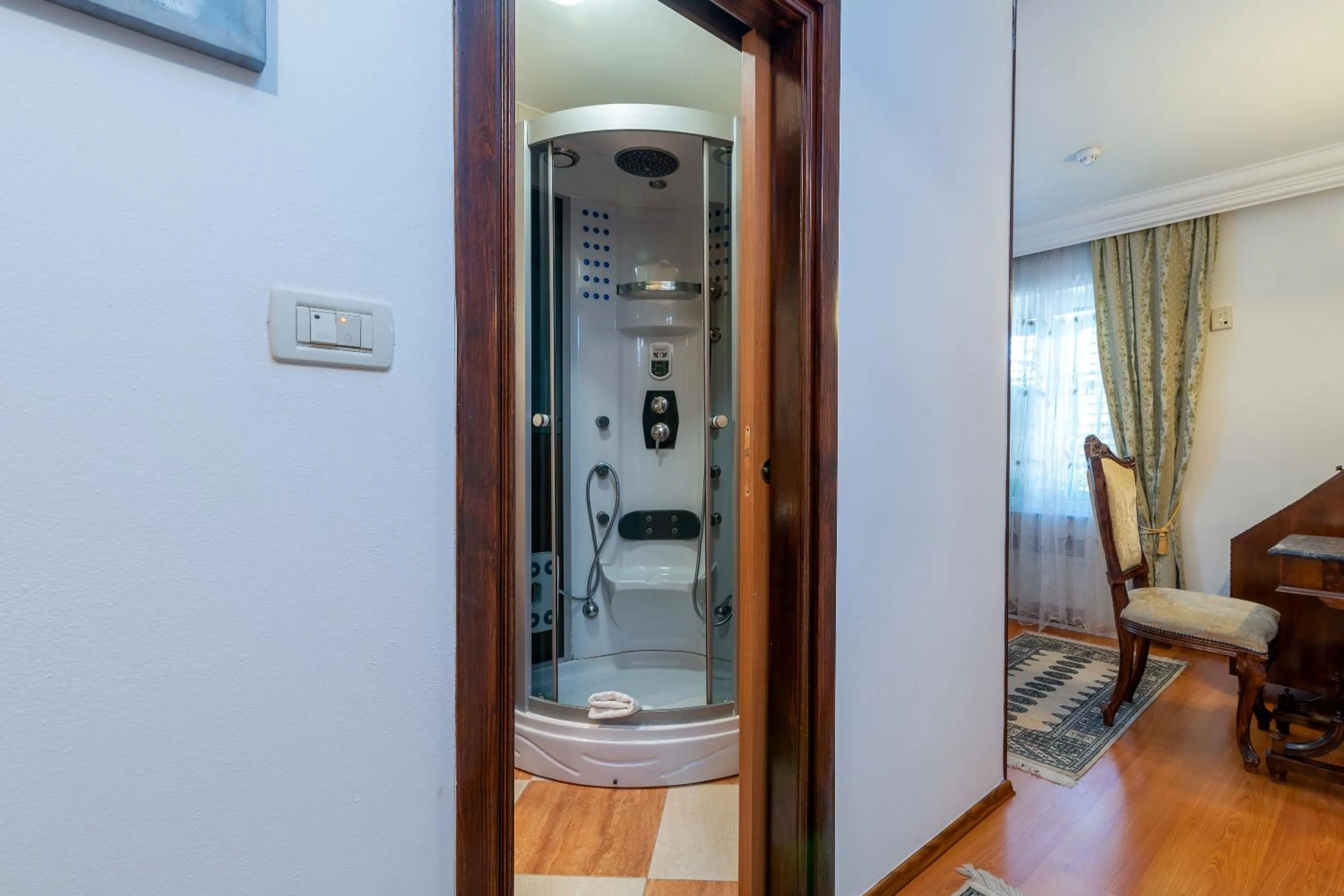 Shower in Heritage Hotel Pasike