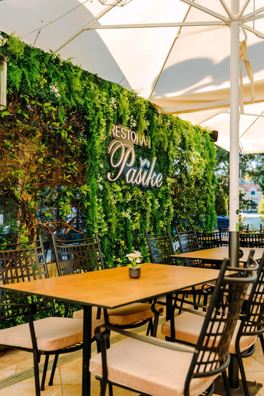 Restaurant/places to eat in Heritage Hotel Pasike