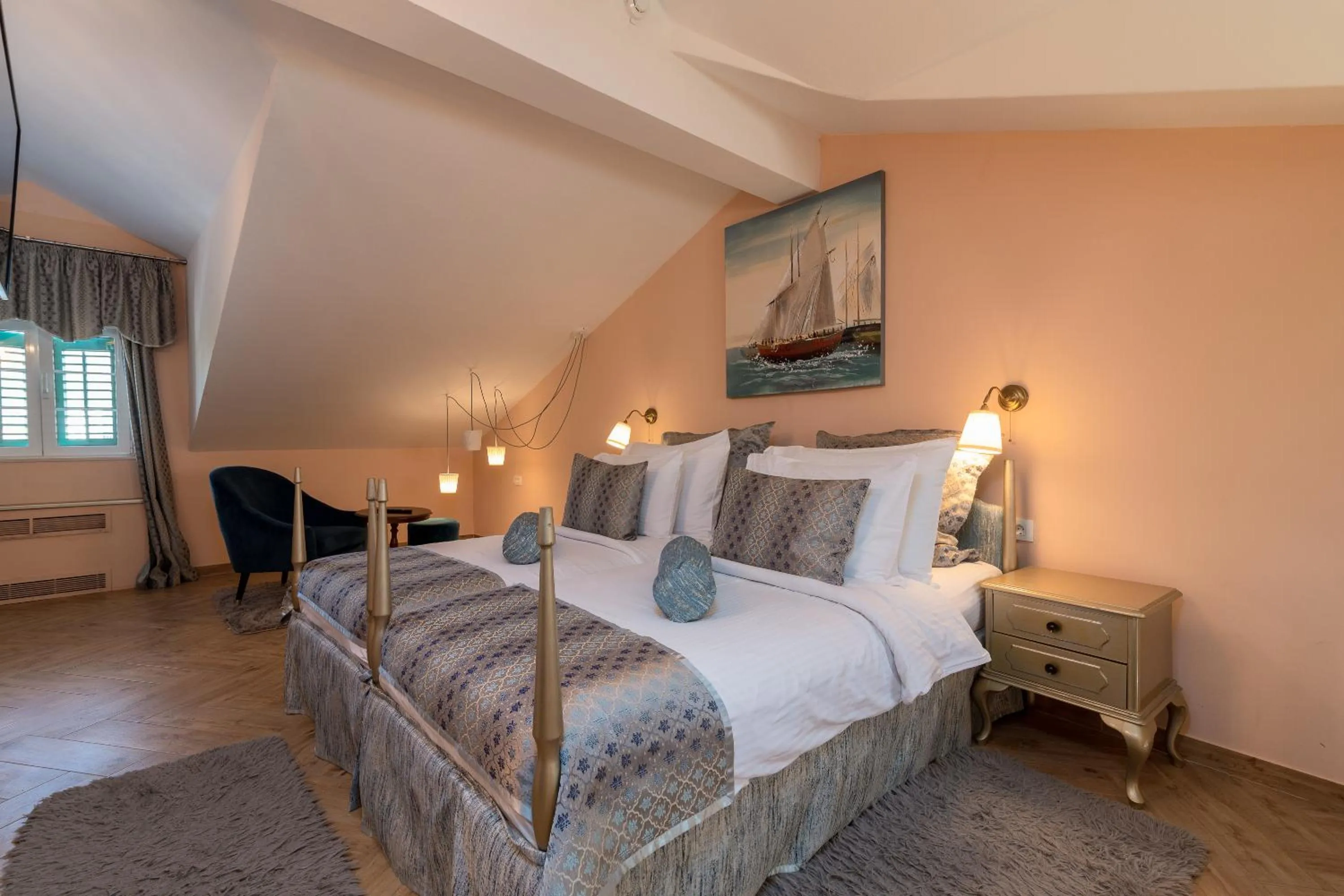 Bed in Heritage Hotel Pasike