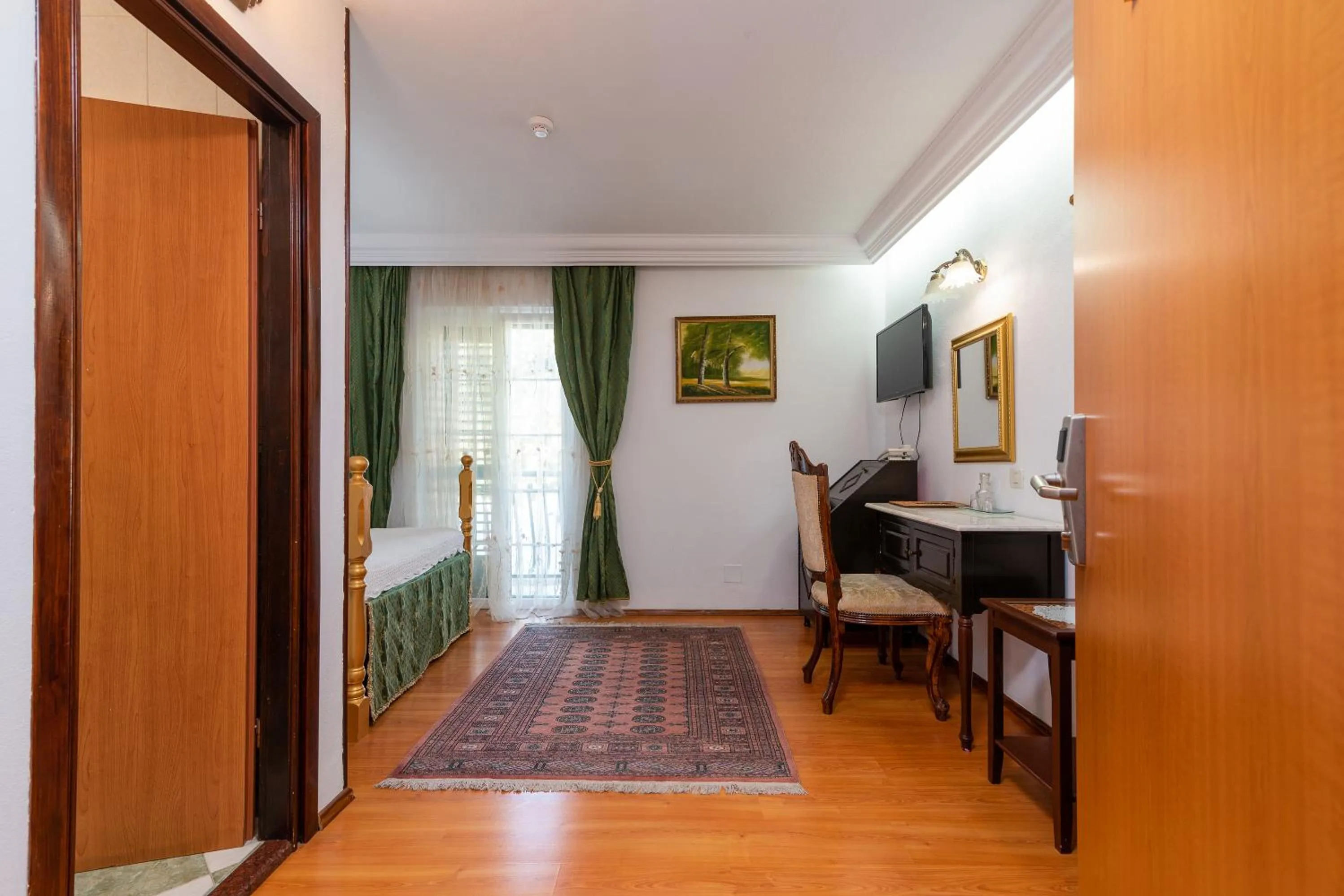 TV and multimedia in Heritage Hotel Pasike