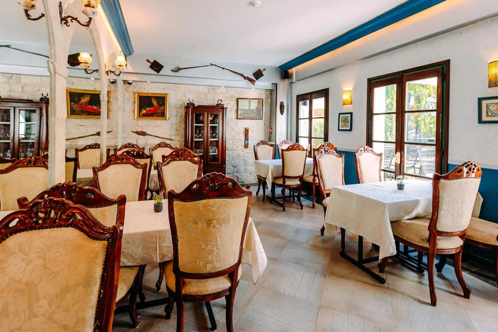 Restaurant/places to eat in Heritage Hotel Pasike