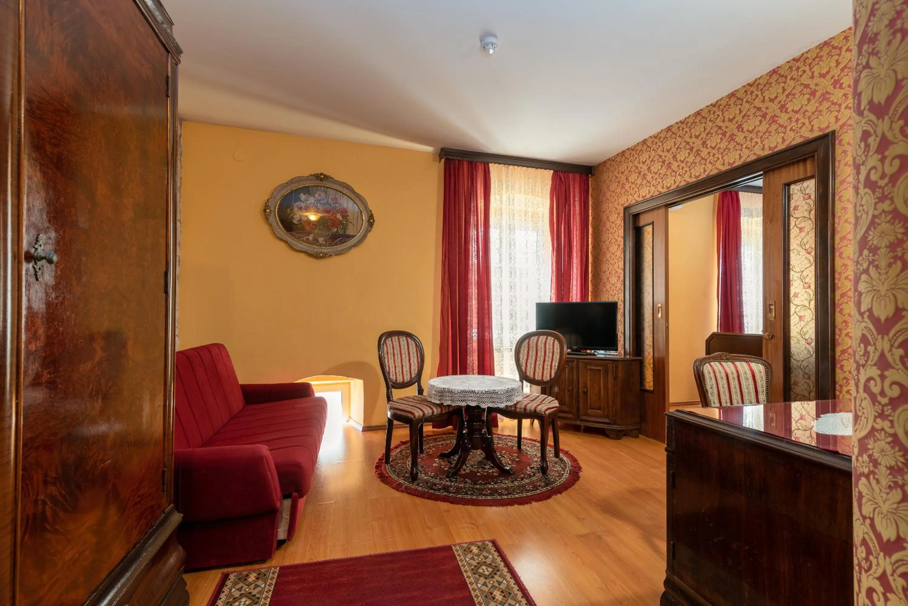 TV and multimedia in Heritage Hotel Pasike