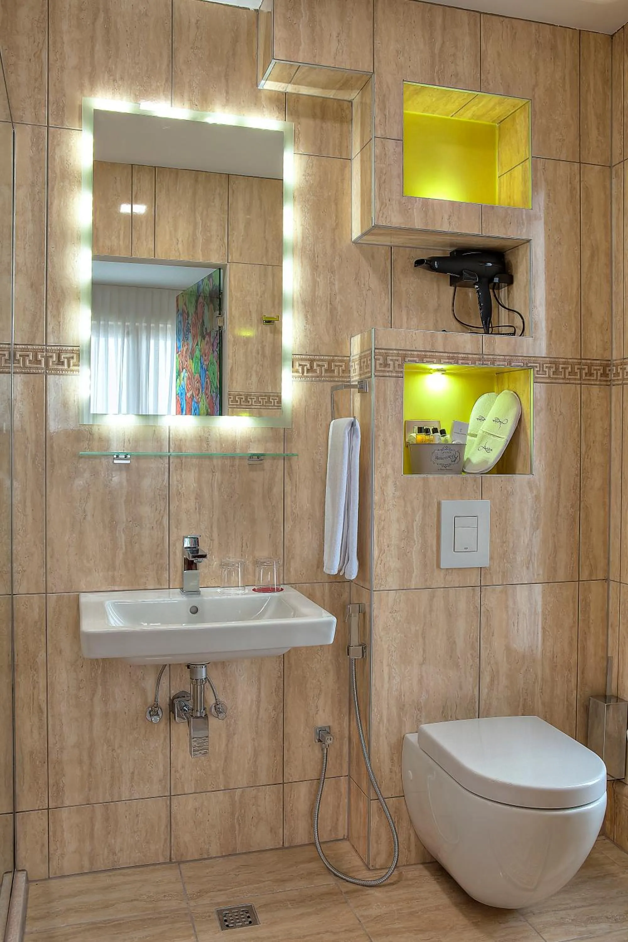 Shower in Hotel Aziza