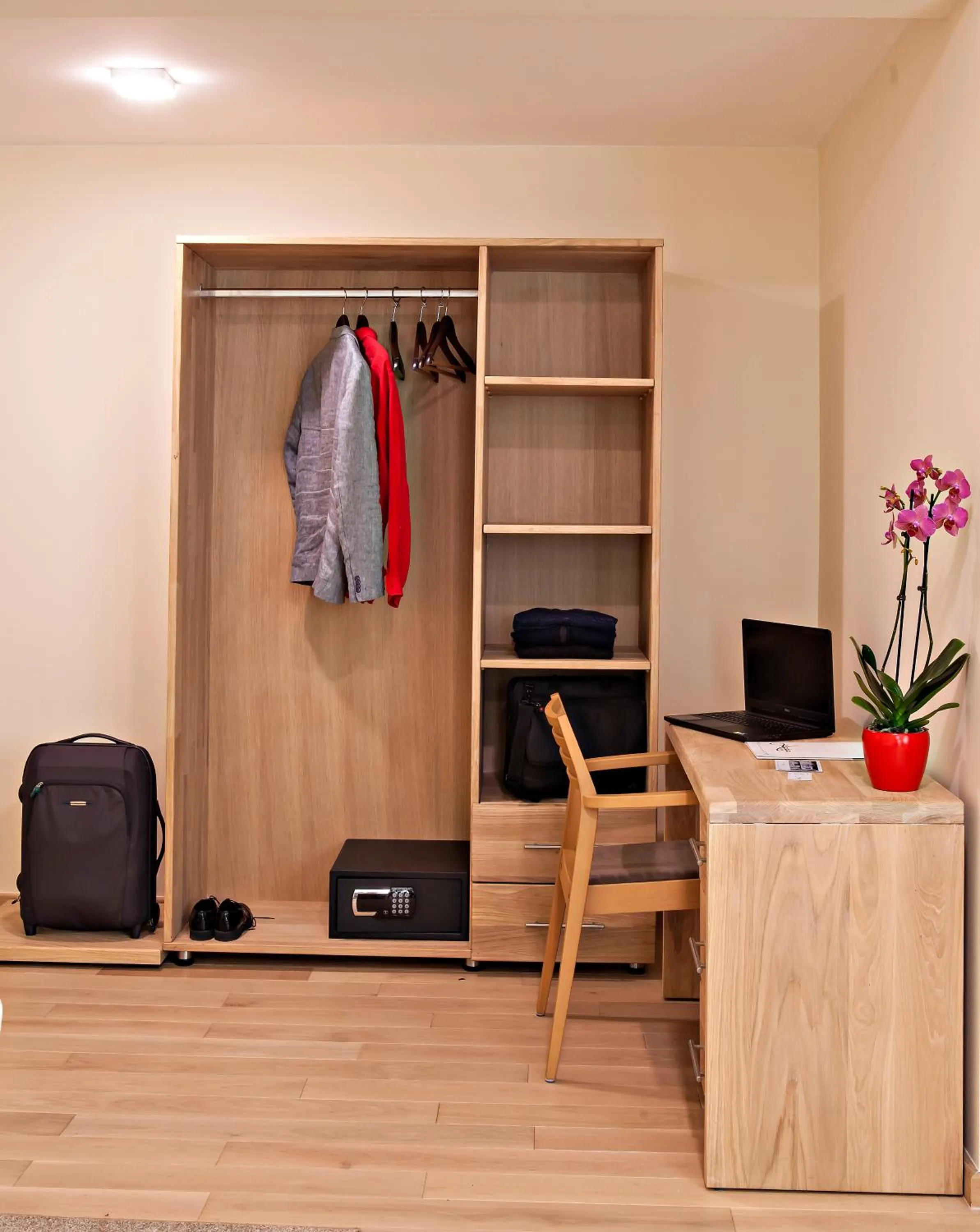 TV and multimedia in Hotel Aziza