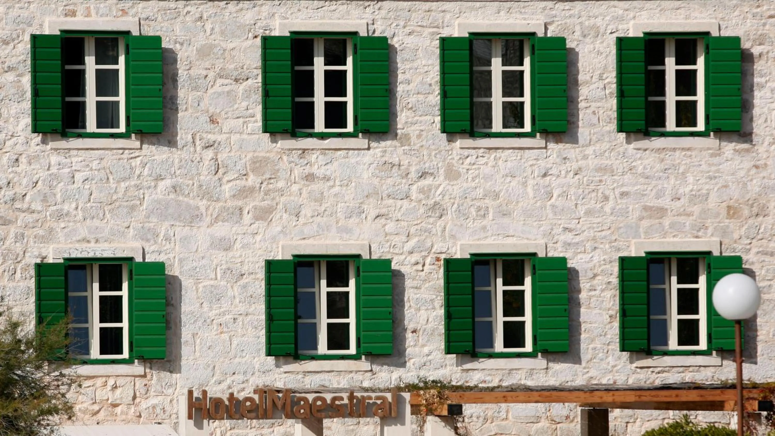 Facade/entrance in Hotel Maestral