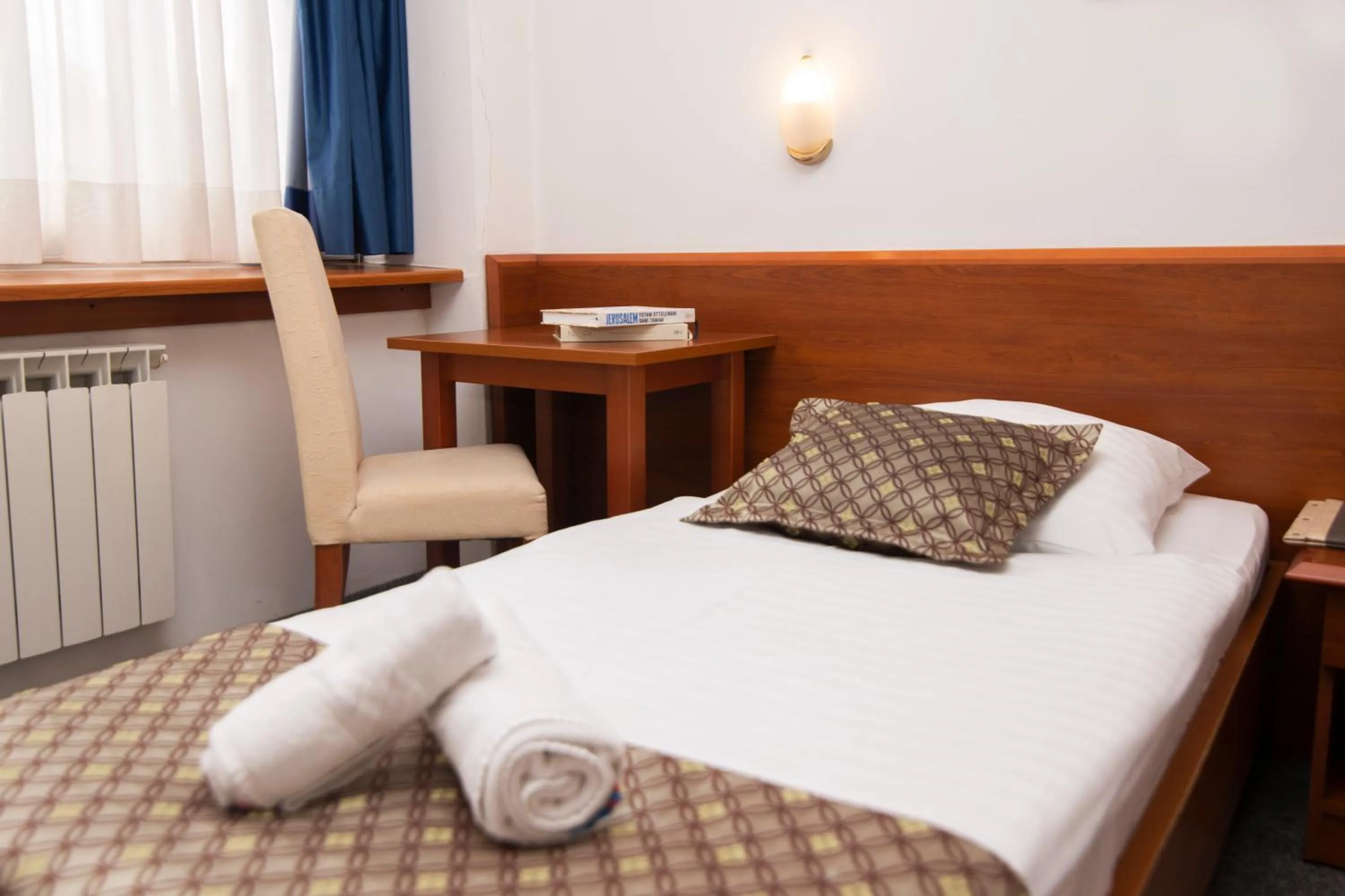 Bed in Hotel Neboder