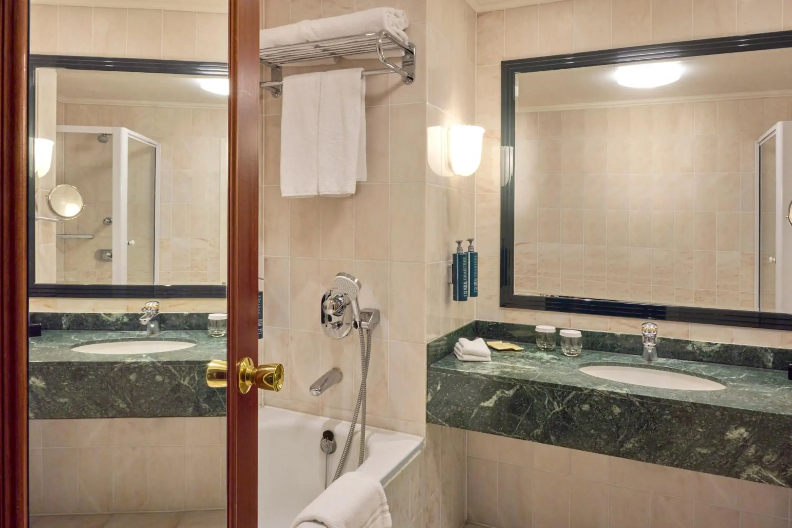 Deluxe King Room in Hilton Antwerp Old Town Deluxe King Room in Hilton Antwerp Old Town