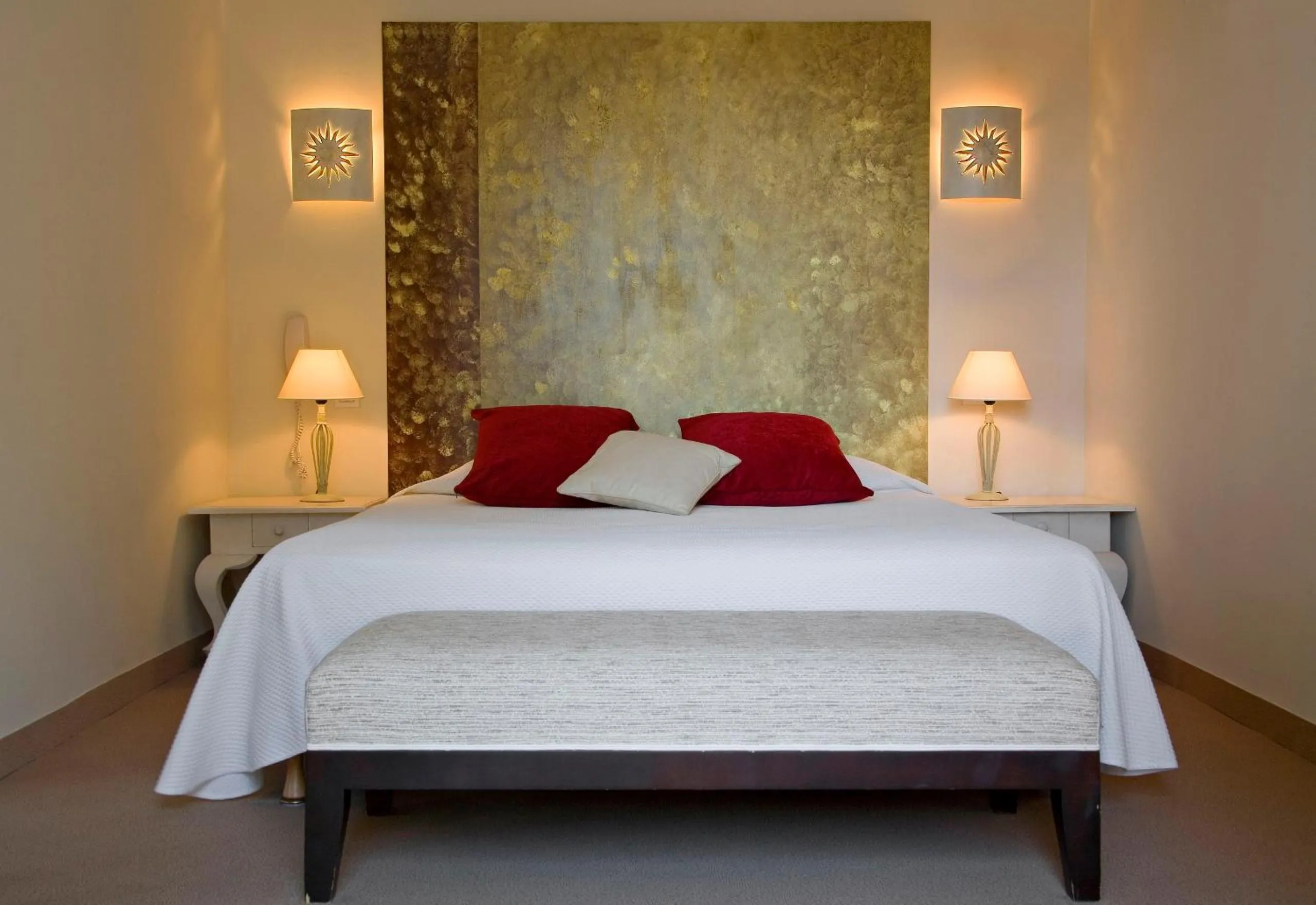 Bed in Le Cottage - Hotel & Spa