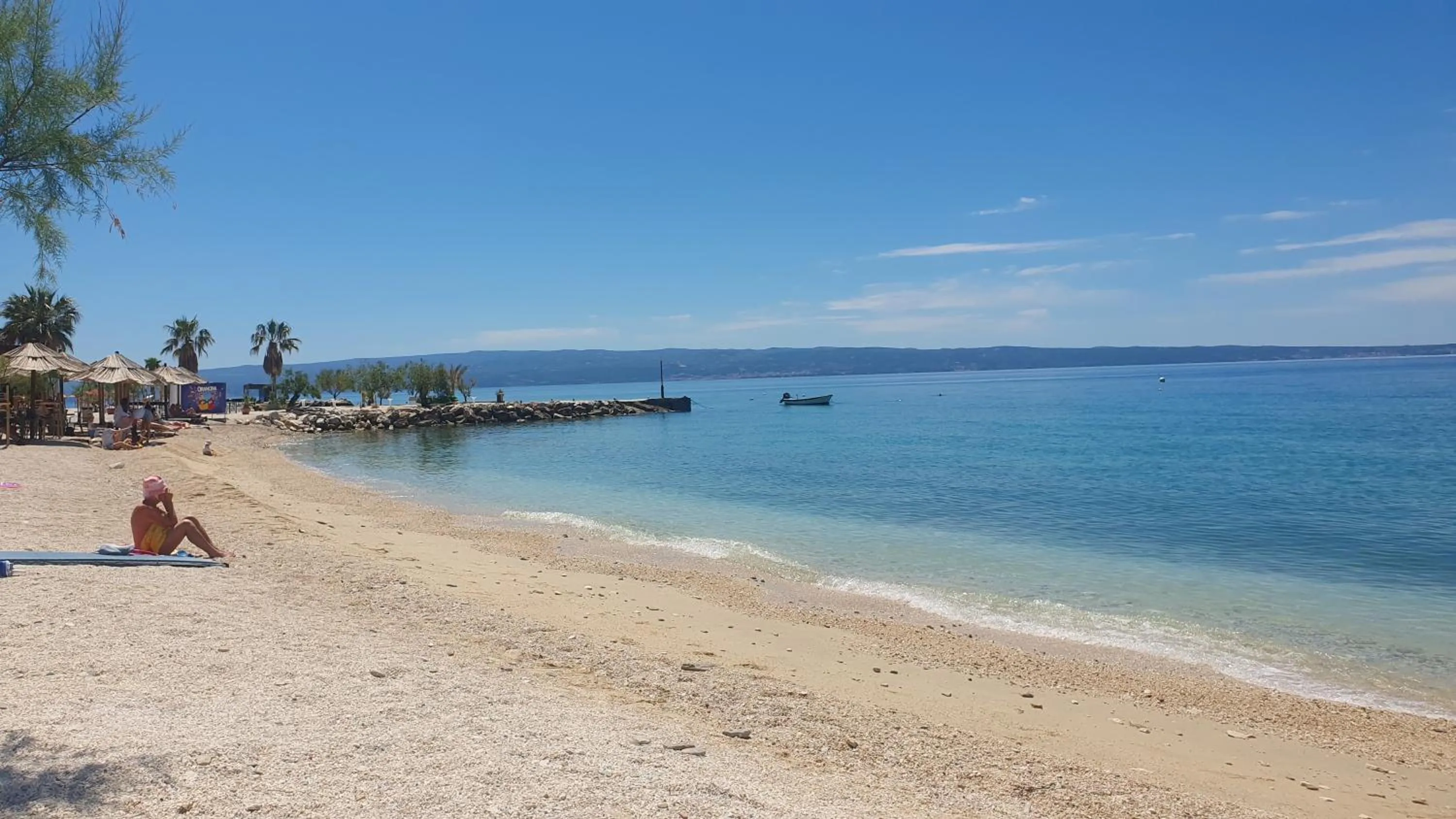 Beach in SmartStay Johnny