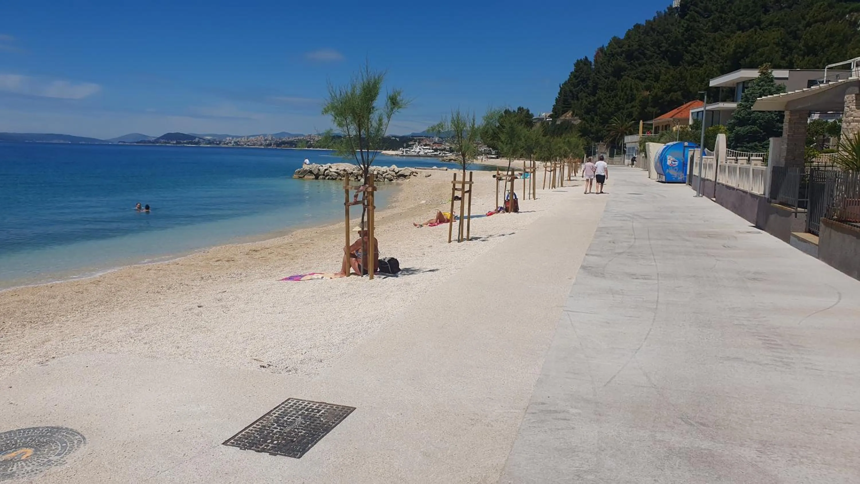 Beach in SmartStay Johnny