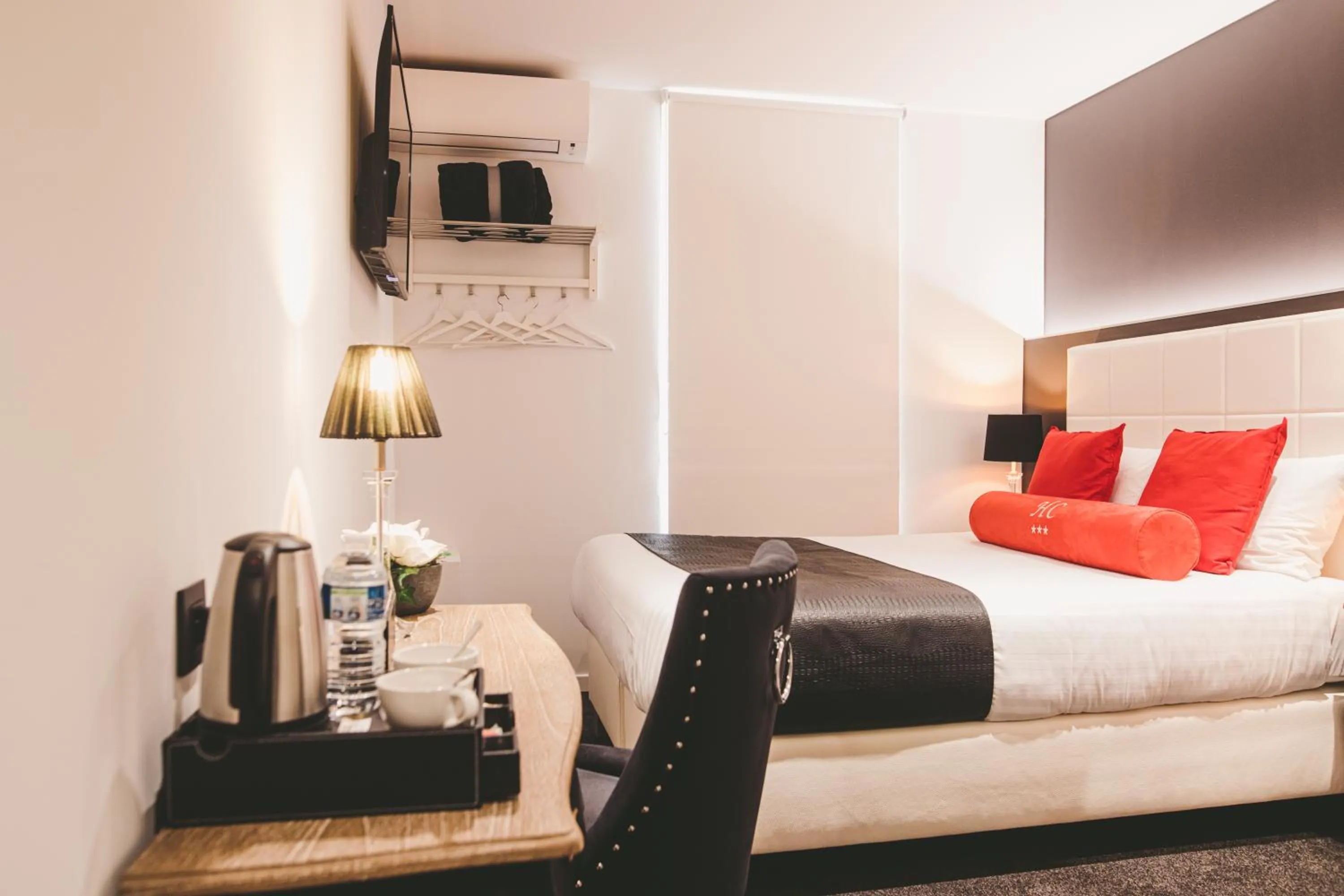 Bed in Hôtel Hors-Château - Liège Centre Historique