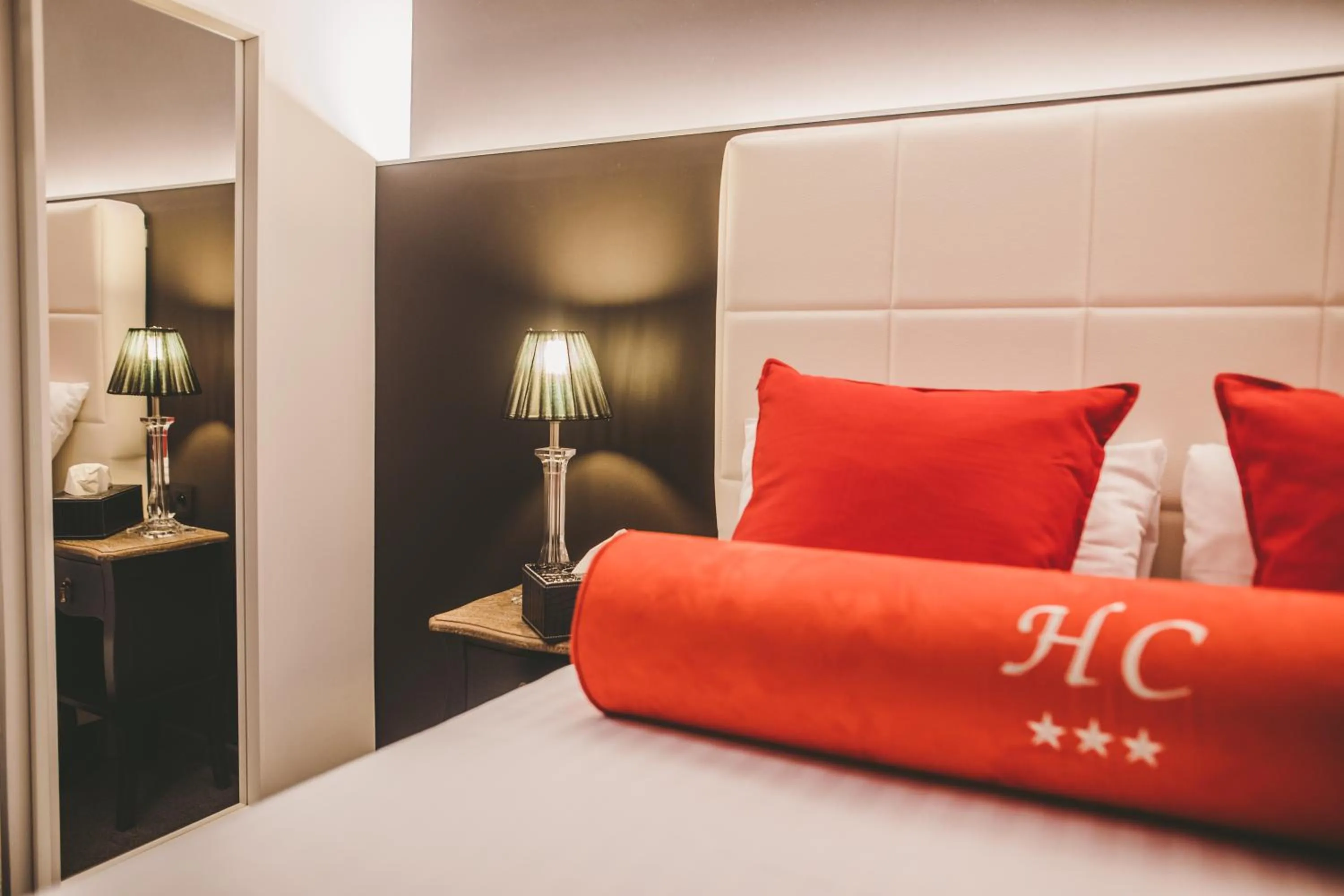 Bed in Hôtel Hors-Château - Liège Centre Historique