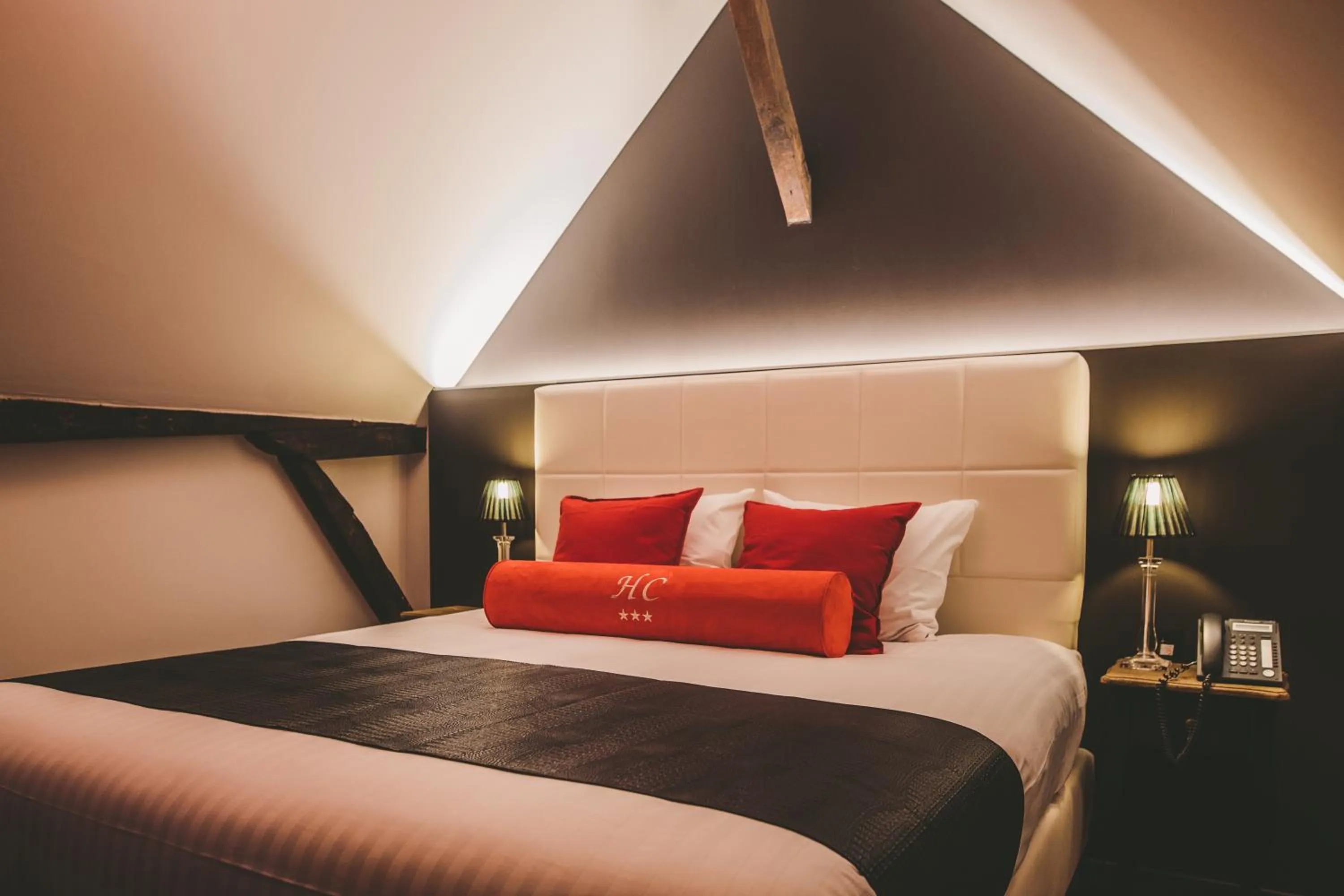 Bed in Hôtel Hors-Château - Liège Centre Historique