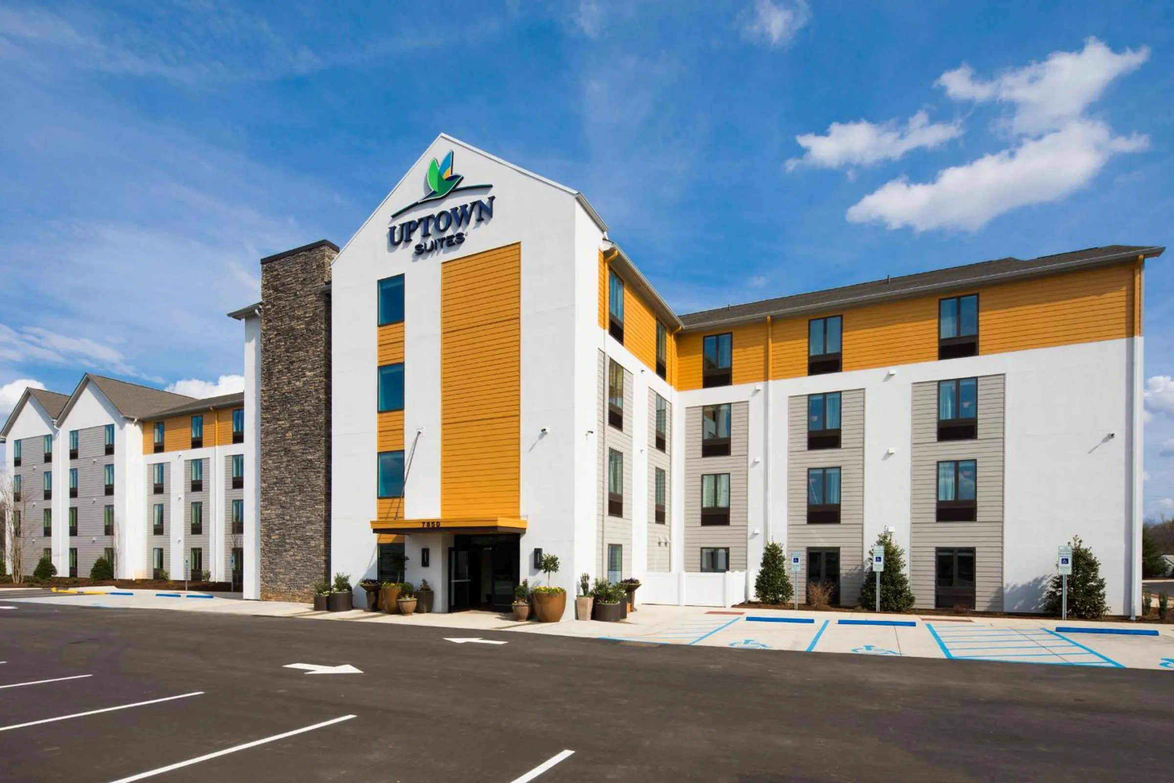 Property building in Uptown Suites Extended Stay Charlotte NC - Concord