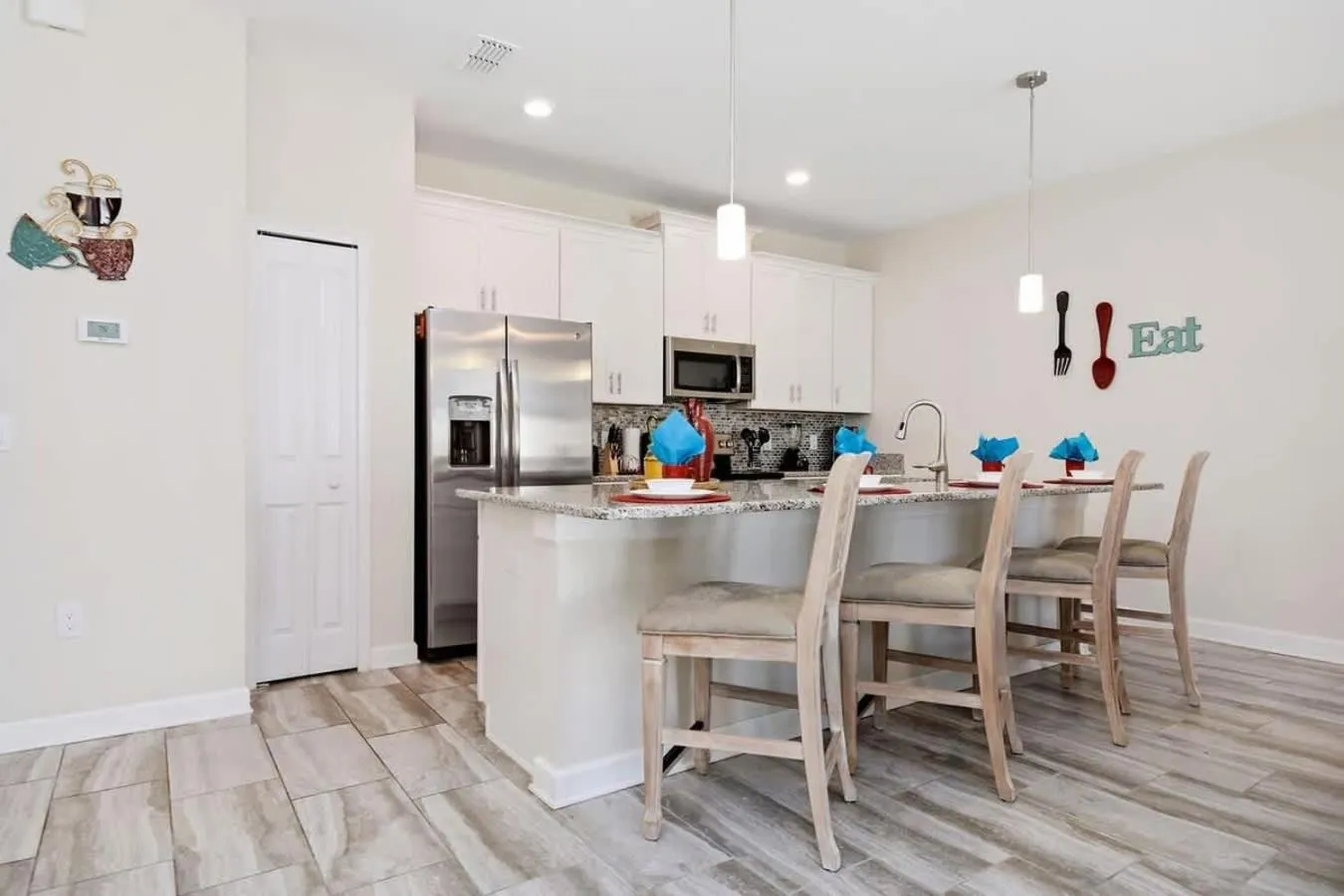 Four Bedrooms Home with Pool 3079