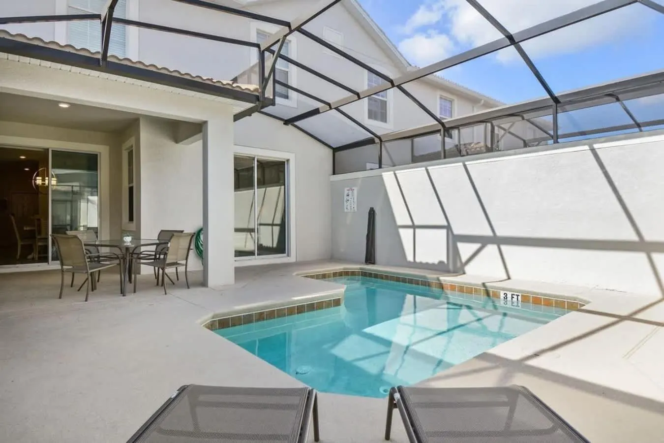 Four Bedrooms Home with Pool 3079