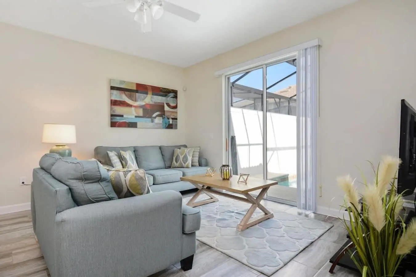 Four Bedrooms Home with Pool 3079