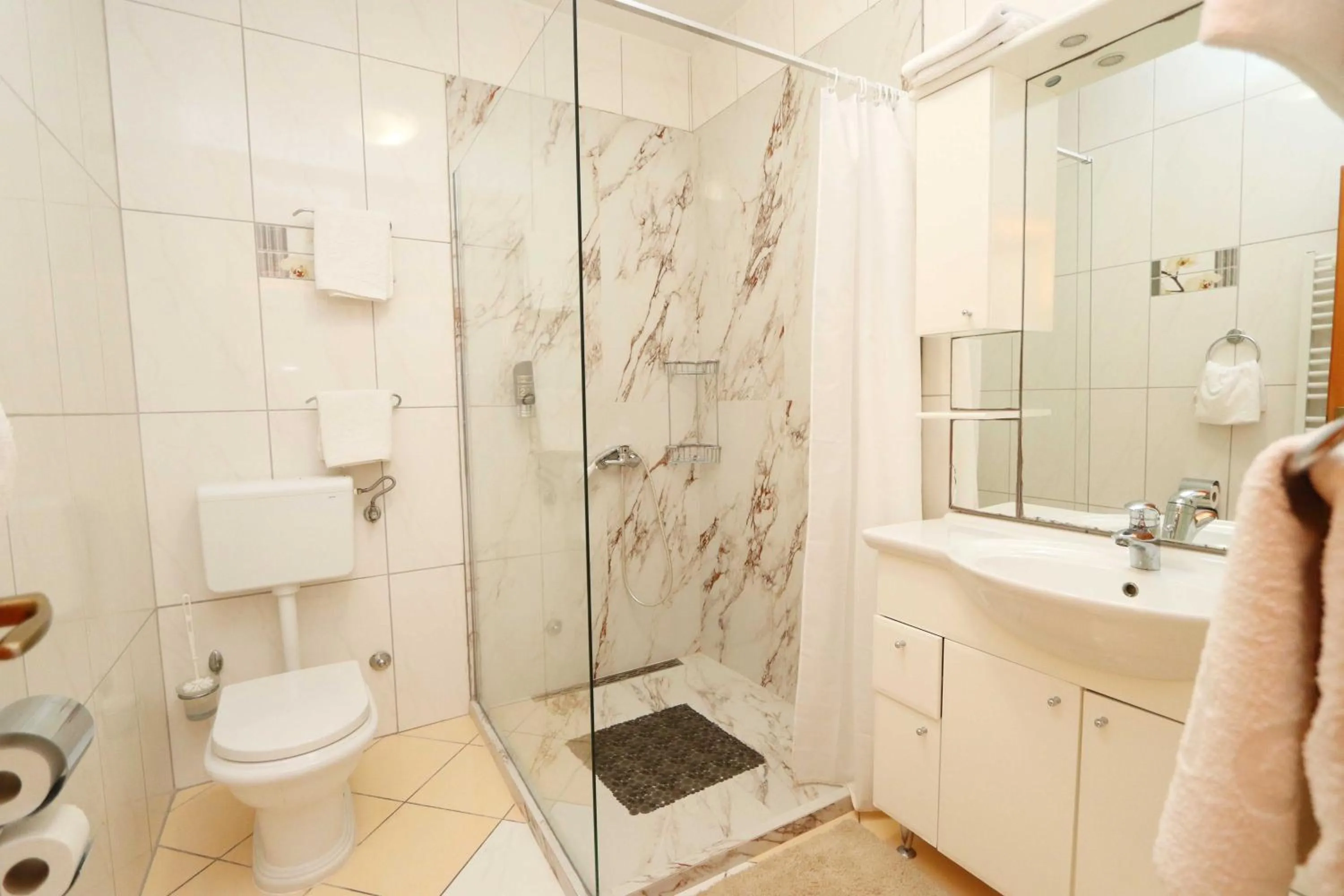 Bathroom in Hotel Pansion Villa Antonio