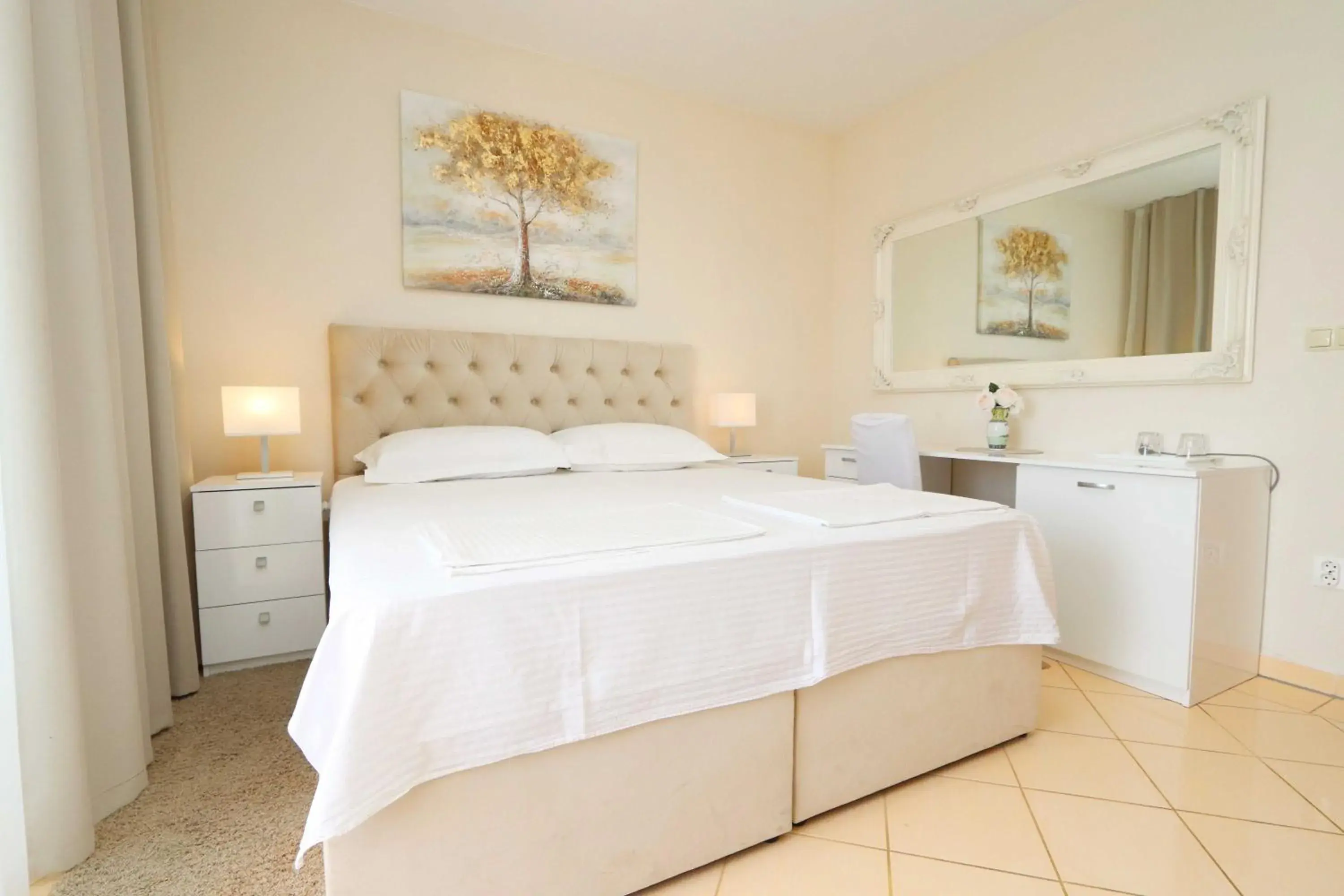 Two-Bedroom Suite with Balcony and Garden View in Hotel Pansion Villa Antonio Two-Bedroom Suite with Balcony and Garden View in Hotel Pansion Villa Antonio