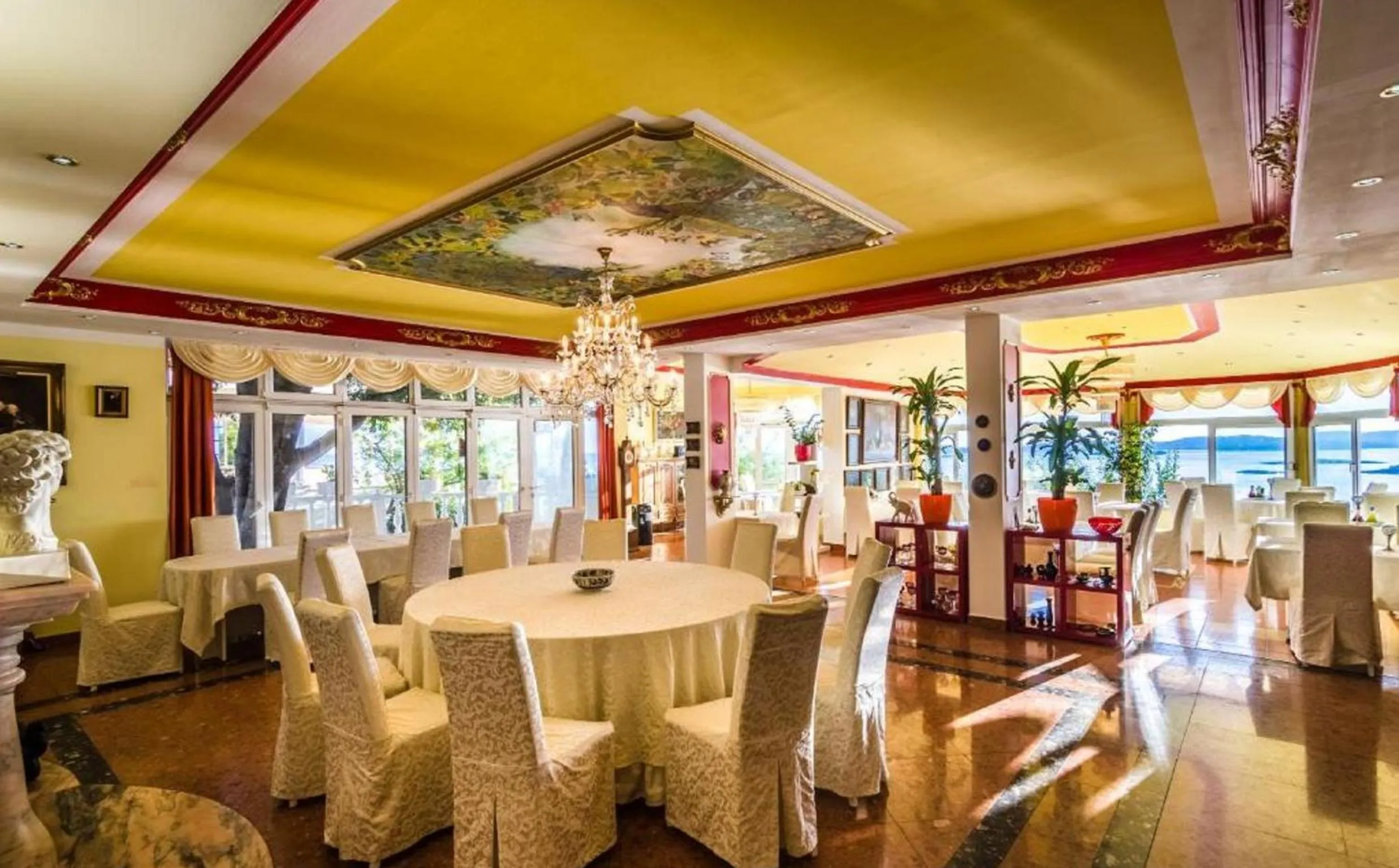 Restaurant/places to eat in Hotel Pansion Villa Antonio