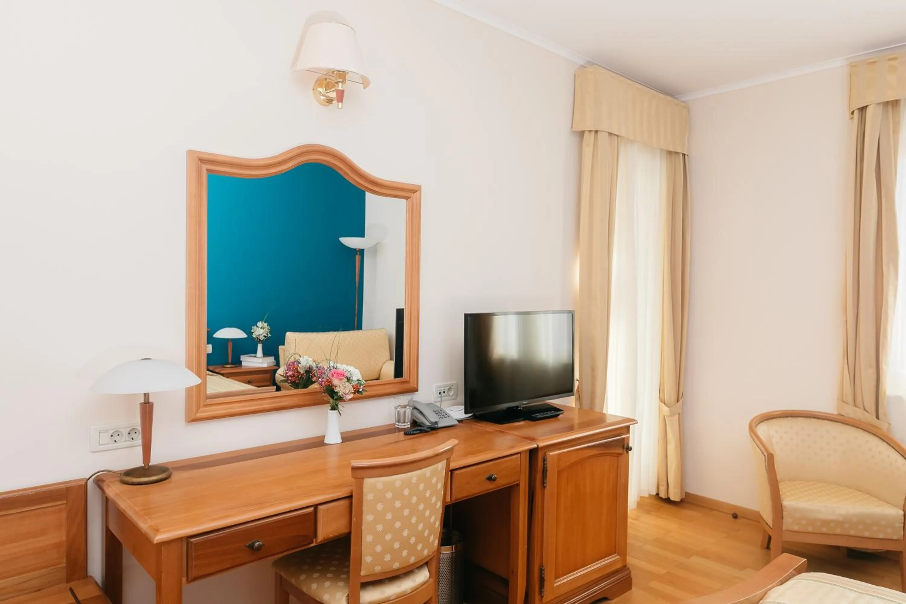 TV and multimedia in Hotel Spongiola