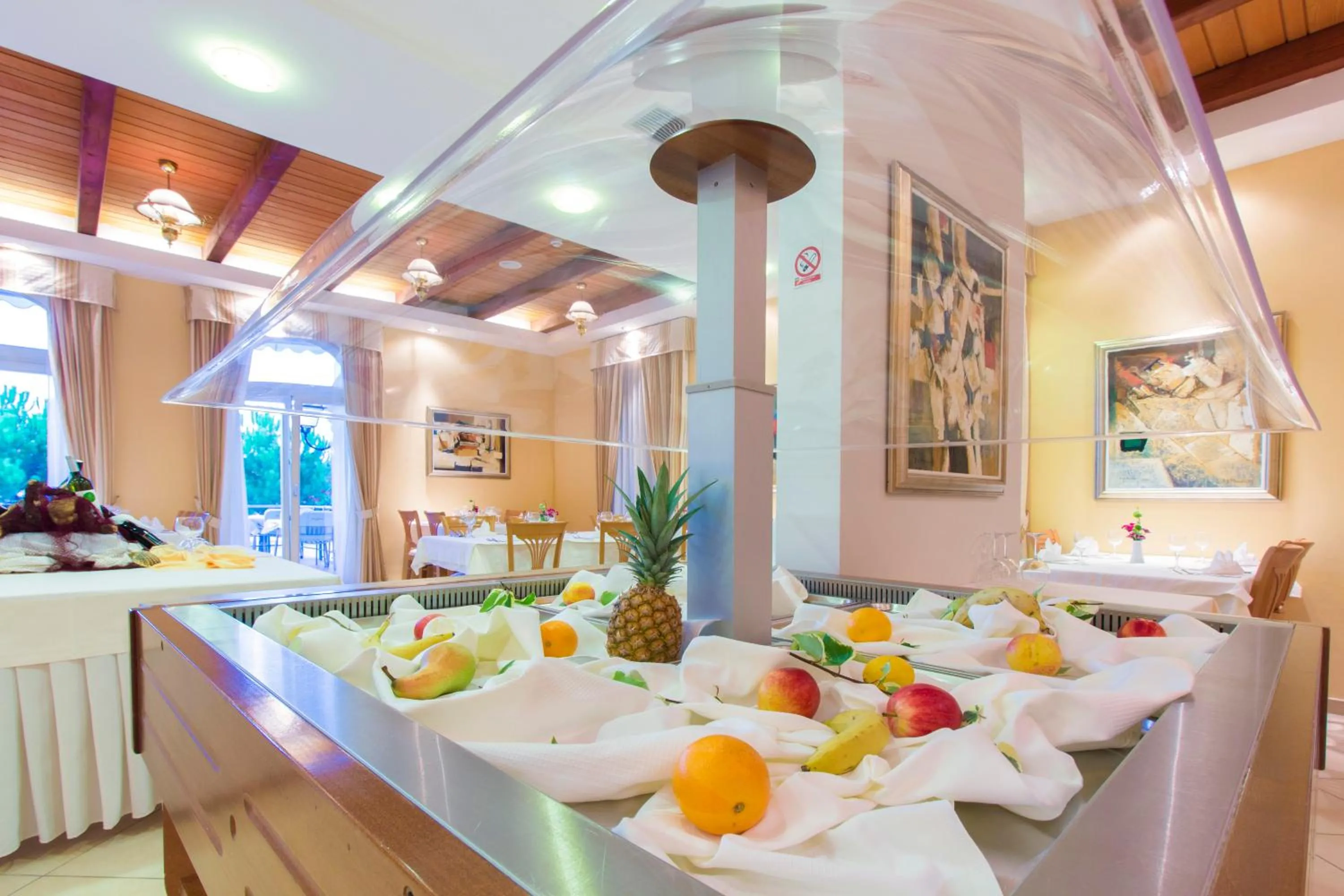 Restaurant/places to eat in Hotel Spongiola