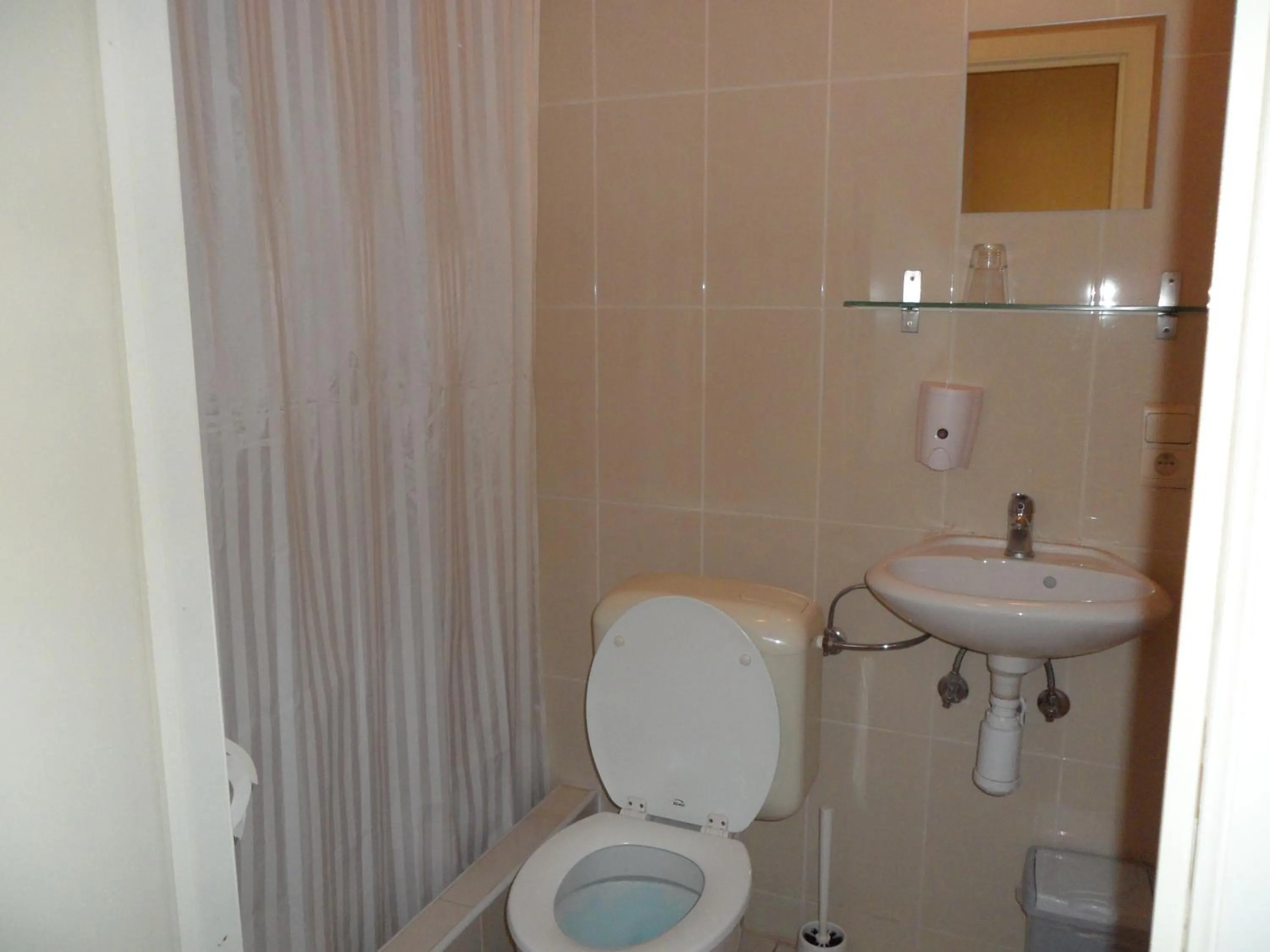 Bathroom in Royal Hotel