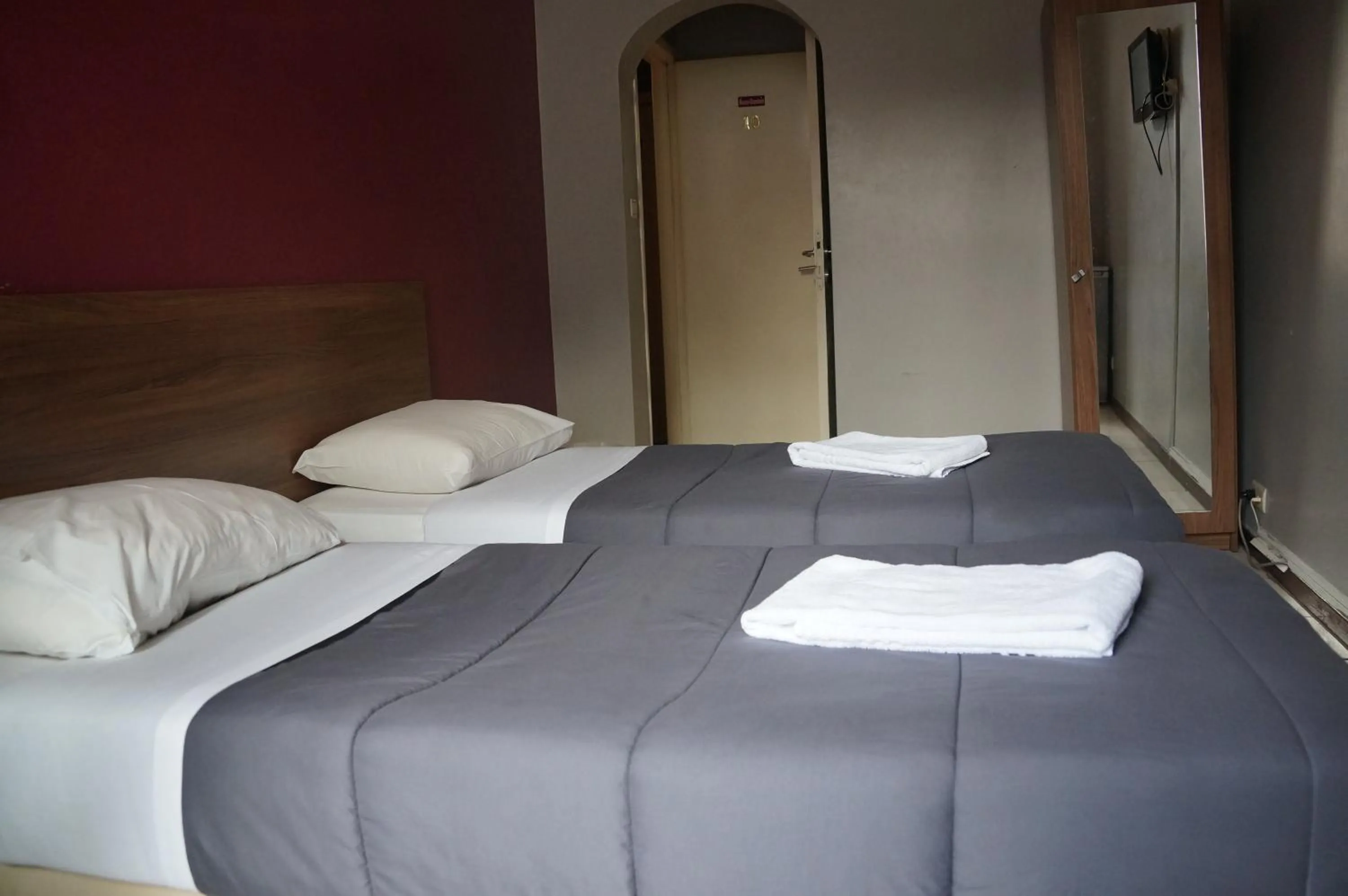 Photo of the whole room, Bed in Royal Hotel